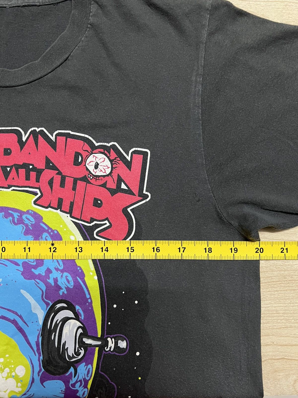 Band Tees “Abandon All Ship” Skull Graphic Tee Y2K Fade Streetwear Size US M / EU 48-50 / 2 - 5 Thumbnail