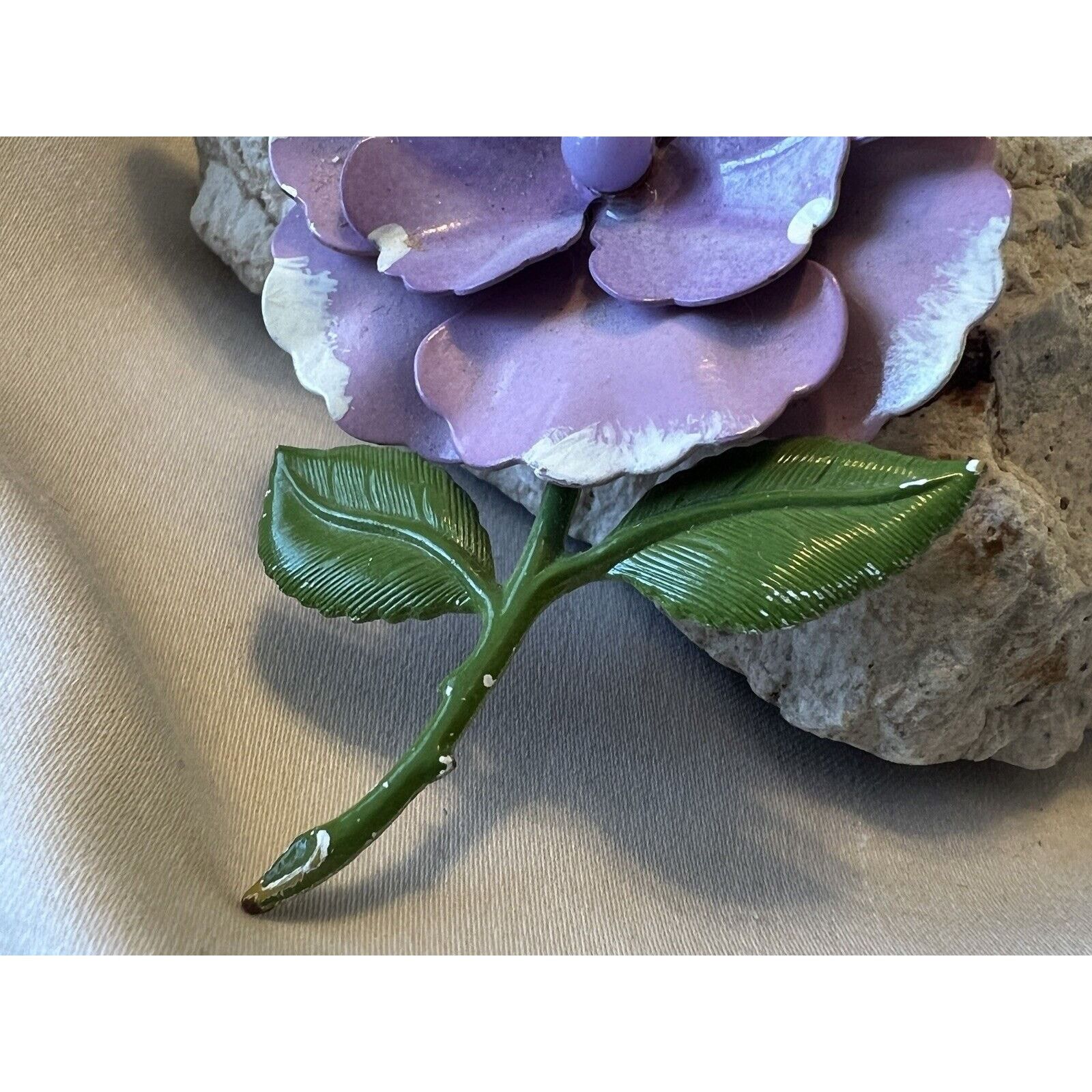 Other Vintage Purple Rose Metal & Enamel Painted Pin/ Brooch EUC Size ONE SIZE - 2 Thumbnail