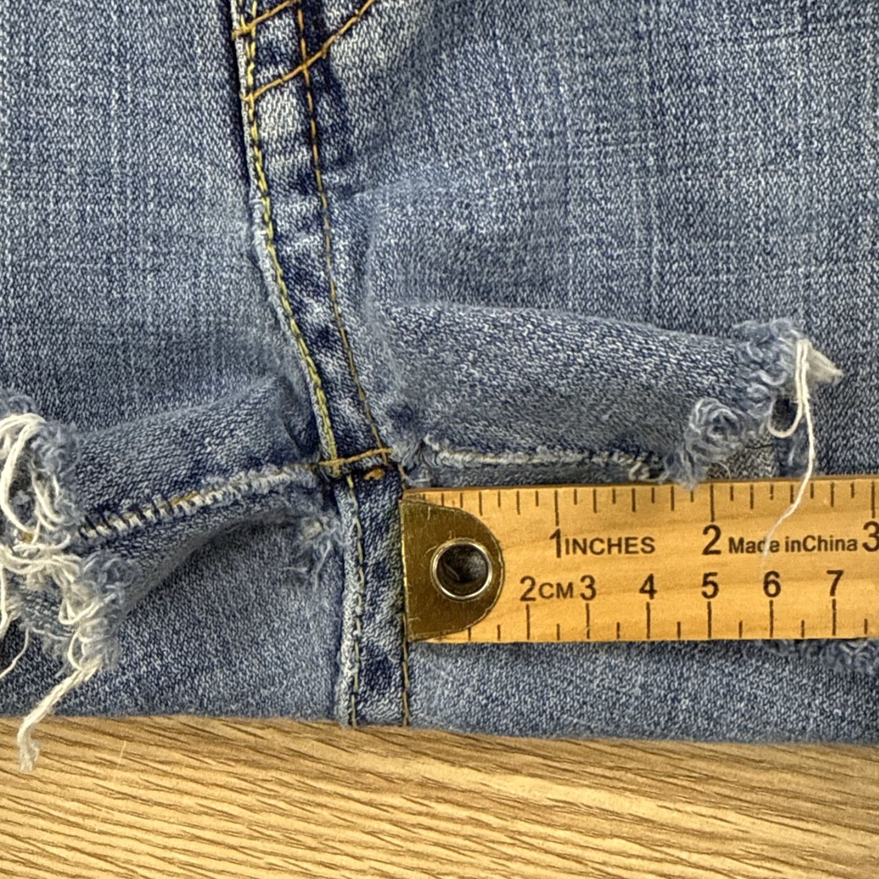 Levi's Levi’s 542 14M Denim Flap Pockets Cut-Off Shorts Women Blue 14 Pockets Damaged? No, Destroyed? No. (Note: must avoid adding words). Size 36" / US 14 / IT 50 - 6 Thumbnail