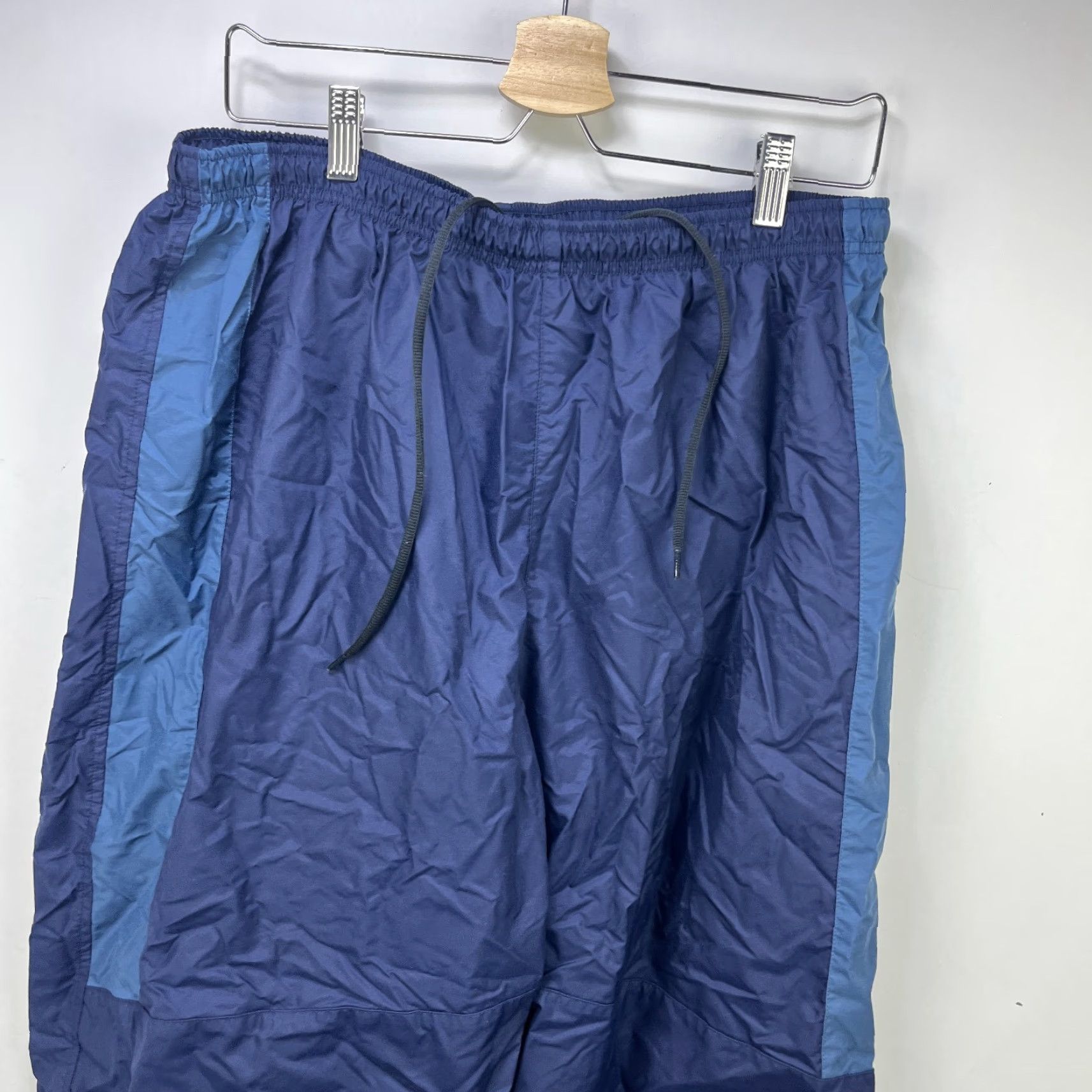 Nike VINTAGE Nike Y2K Baggy Windbreaker Pants 2XL Mens Blue 90s Track Pants Pockets Regular Comfortable Casual Vintage Nike Size US 39 - 3 Thumbnail