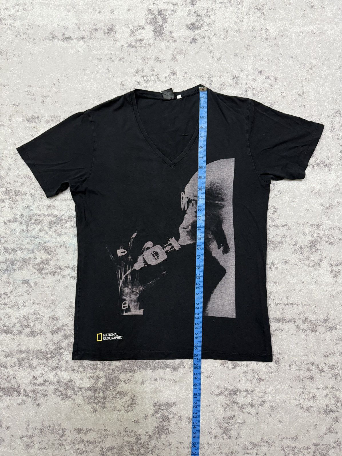 Uniqlo National Geographic X Uniqlo Vneck Tshirt Size US M / EU 48-50 / 2 - 15 Thumbnail