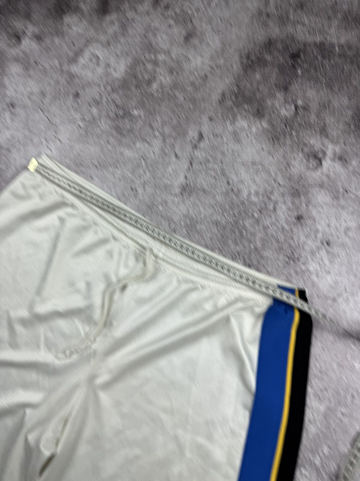 Umbro 1997/1998 Vintage Umbro Inter FC Shorts Internazionale Milan Size US 36 / EU 52 - 8 Thumbnail