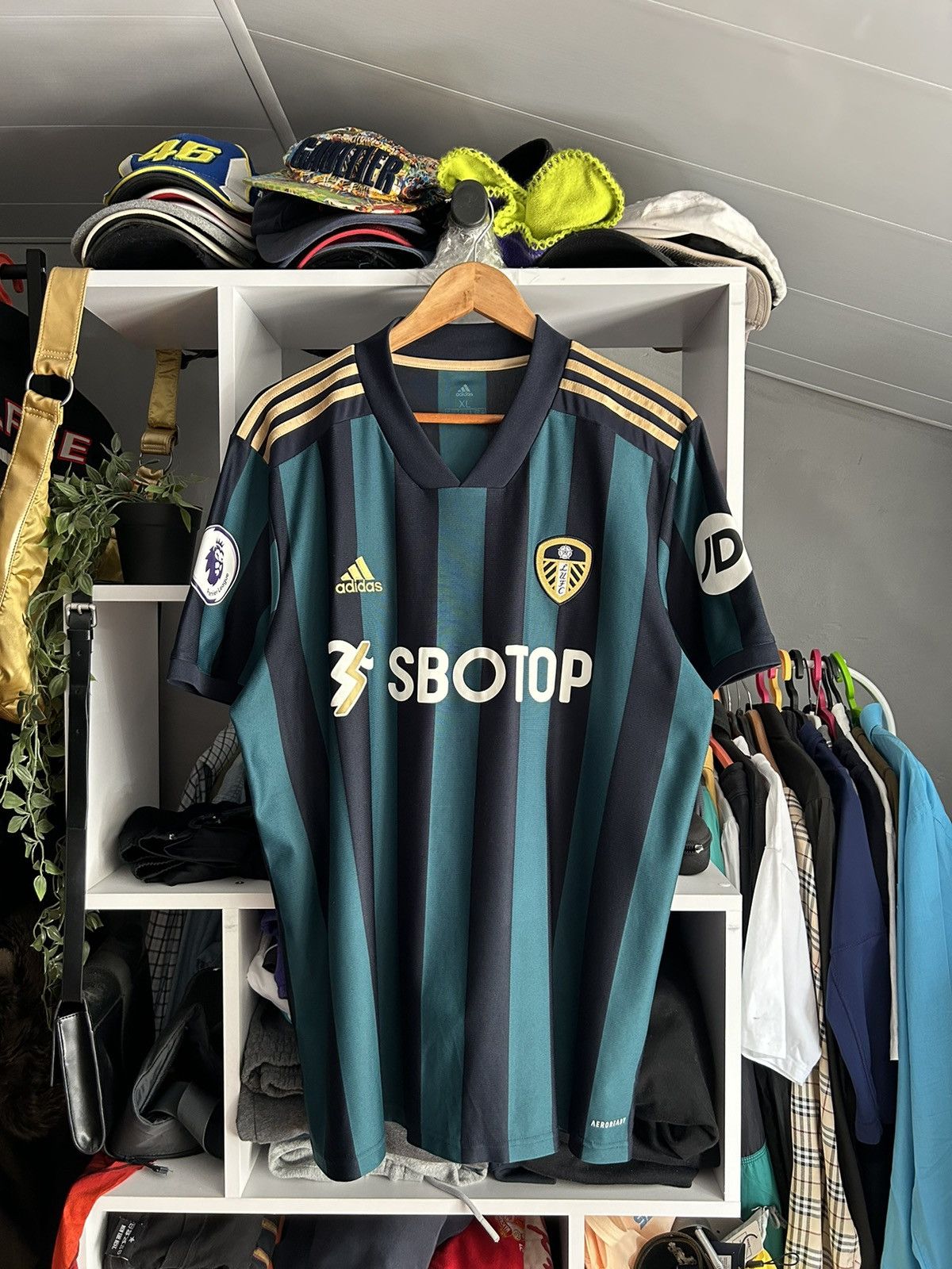 Adidas Leeds United 2021/22 away Adidas jersey Size US XL / EU 56 / 4 - 1 Thumbnail