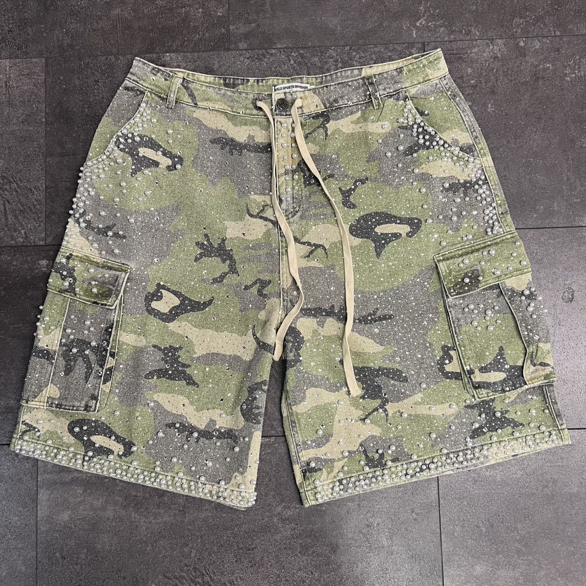 Vale Vale Forever Soulja Camo Jorts Green Camo Size US 36 / EU 52 - 1 Thumbnail
