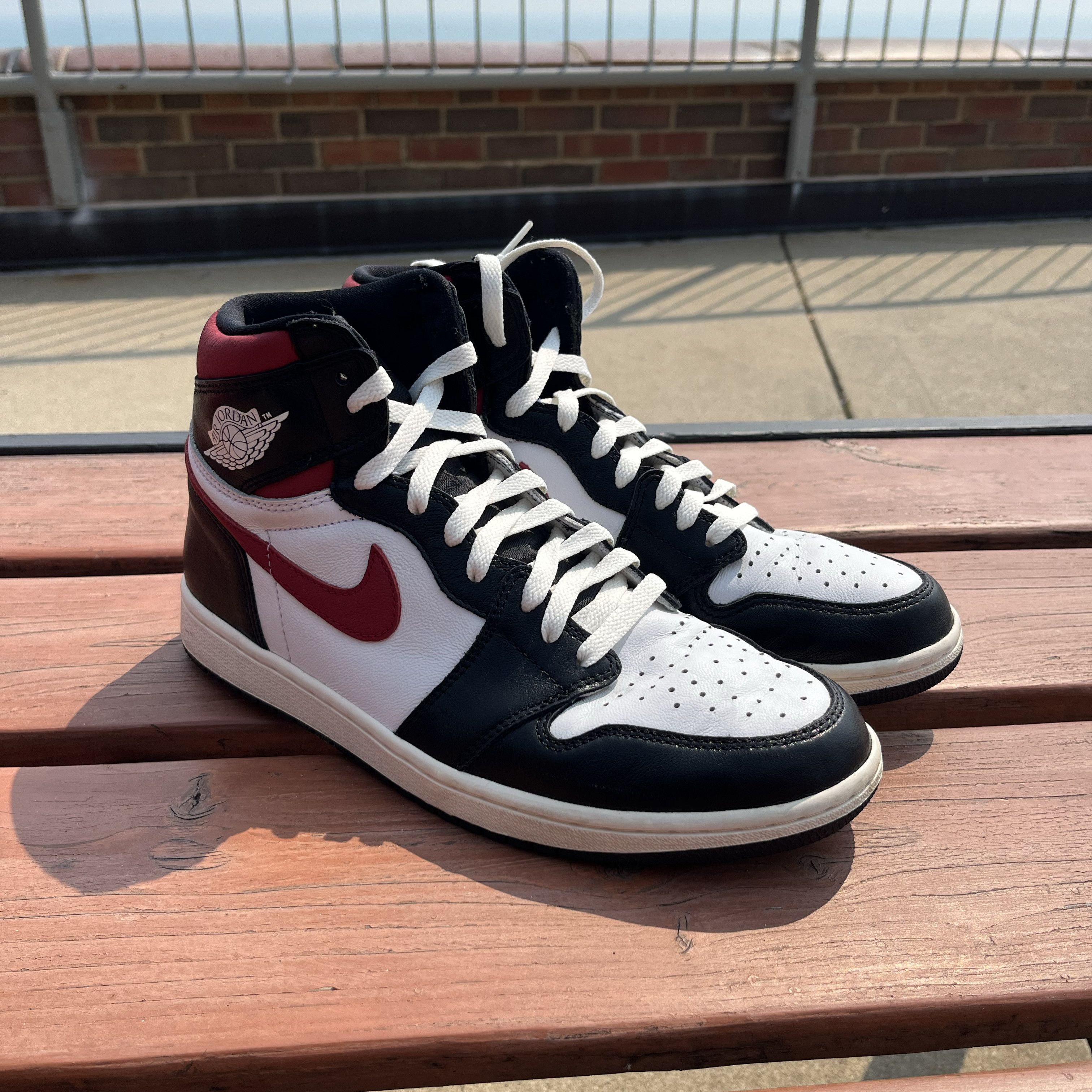 Jordan Brand Nike Jordan 1 Gym Red (Size 10 US M) Size US 10 / EU 43 - 1 Thumbnail