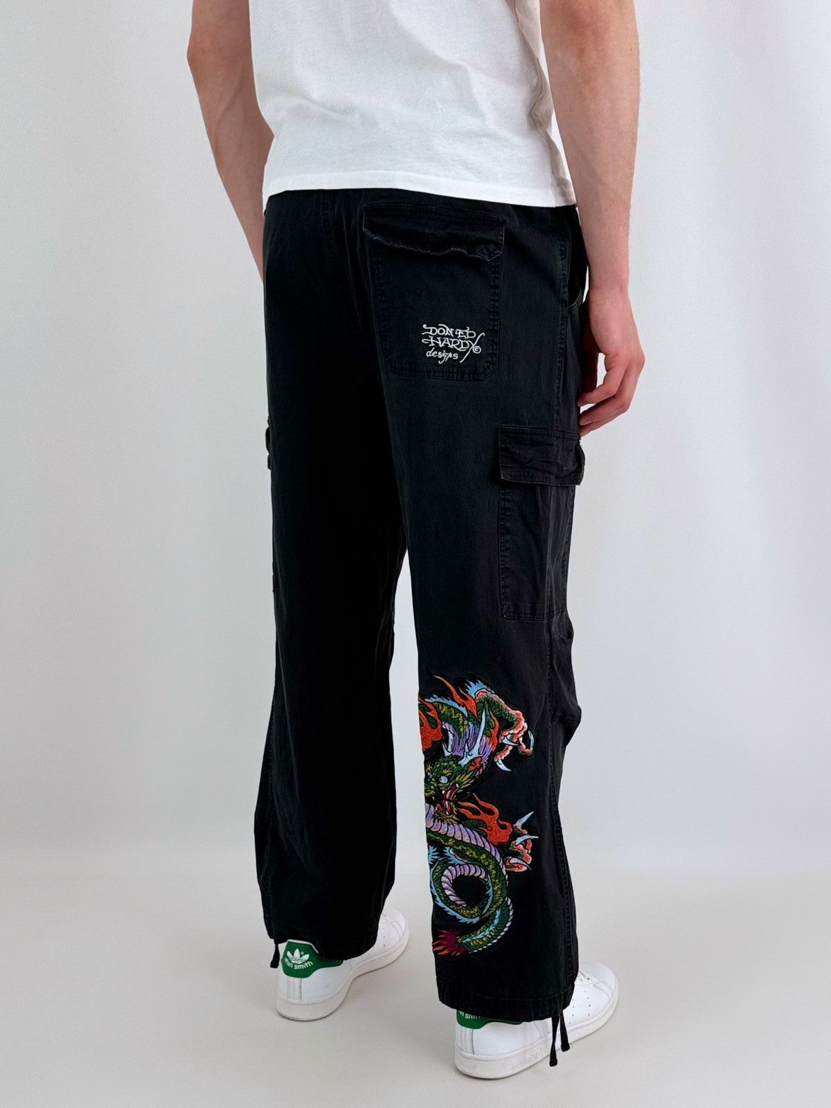 Ed Hardy Faded Ed Hardy x Urban Outfitters Dragon Graphic Cargo Pants Size US 33 - 1 Thumbnail