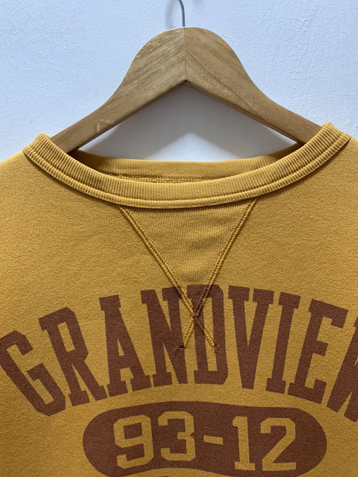 Champion Vintage GRANDVIEW X CHAMPION Rare Colour Sweatshirt Size M Size US M / EU 48-50 / 2 - 3 Thumbnail