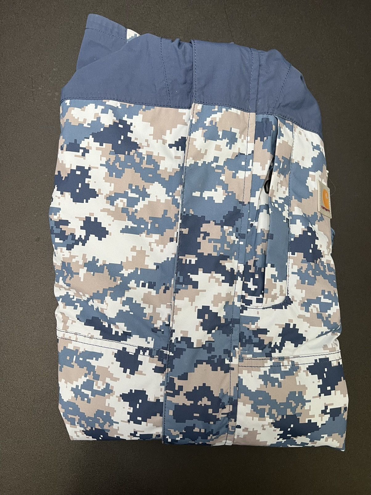 Carhartt Carhartt digi camo rain jacket size L worn & flawed interior Size US L / EU 52-54 / 3 - 14 Thumbnail