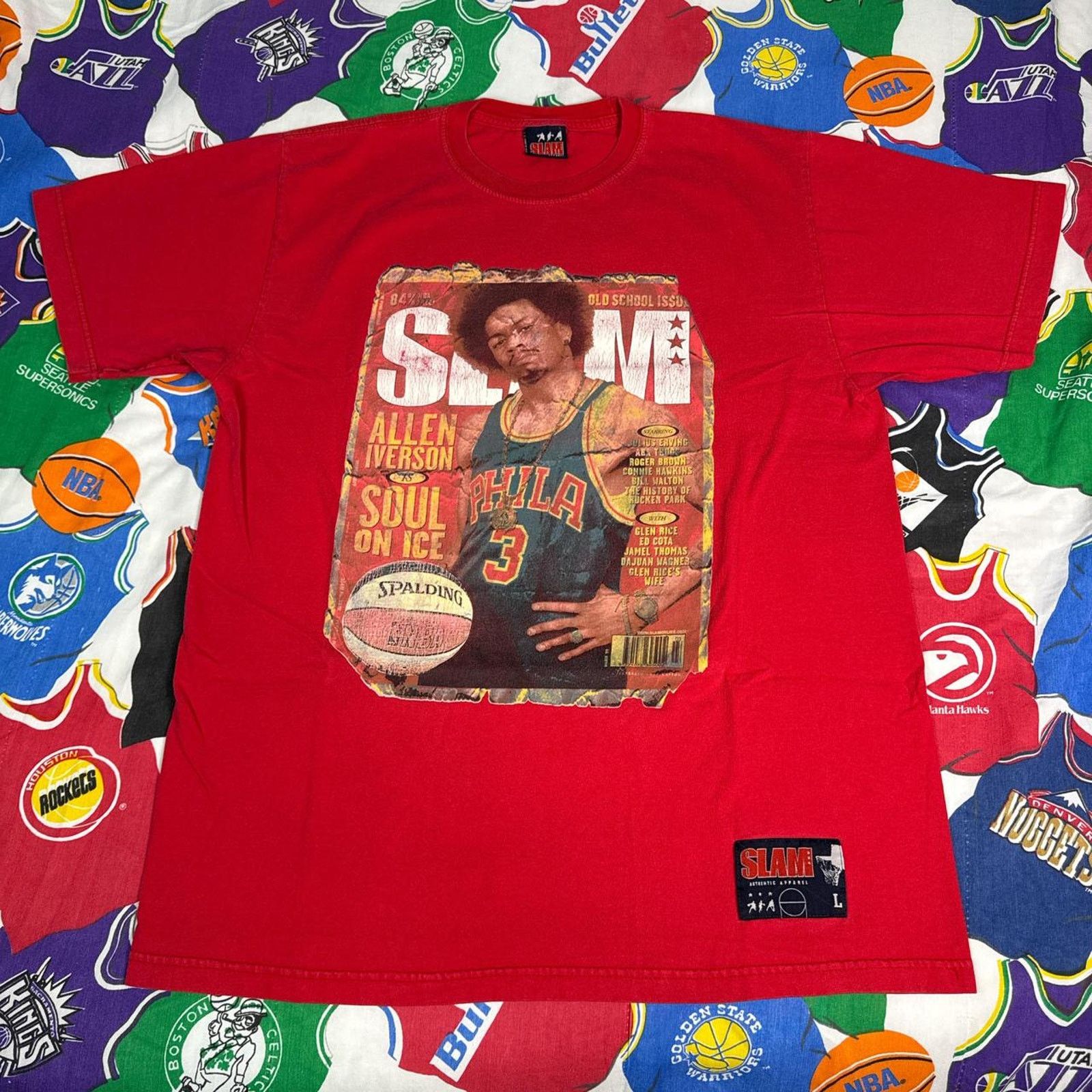 NBA × Vintage Y2K 2000s NBA Allen Iverson Philadelphia 76ers Slam T-Shirt Size US XL / EU 56 / 4 - 1 Thumbnail