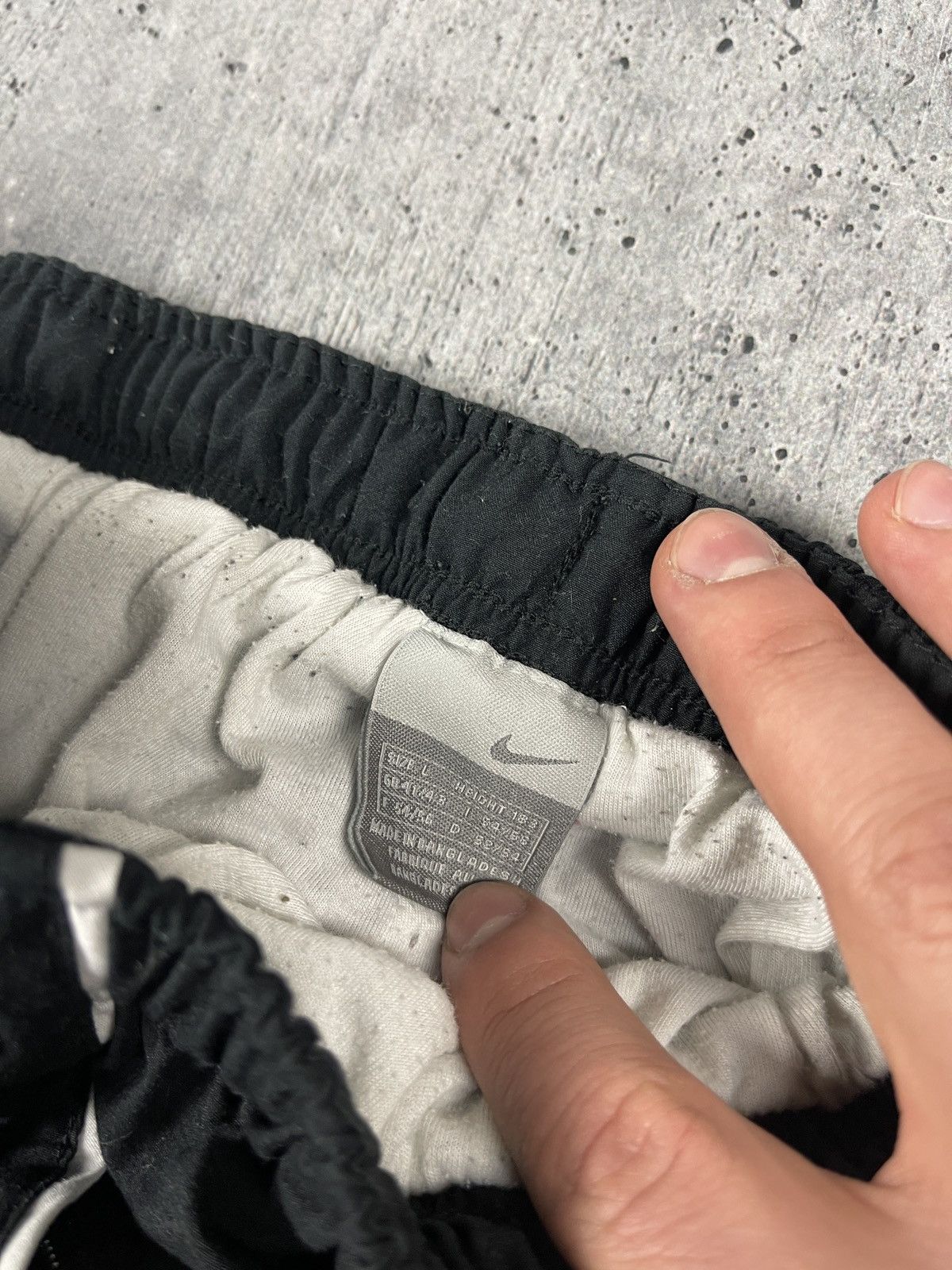 Nike × Vintage Nike Vintage Parachute Y2K Nylon Track Pants Joggers Hype L Size US 34 / EU 50 - 7 Thumbnail