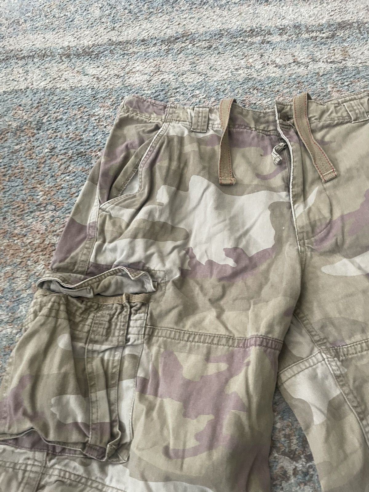 Vintage Vintage Y2K No Boundaries Camo Cargo Grunge Shorts Brown Size US 36 / EU 52 - 3 Thumbnail