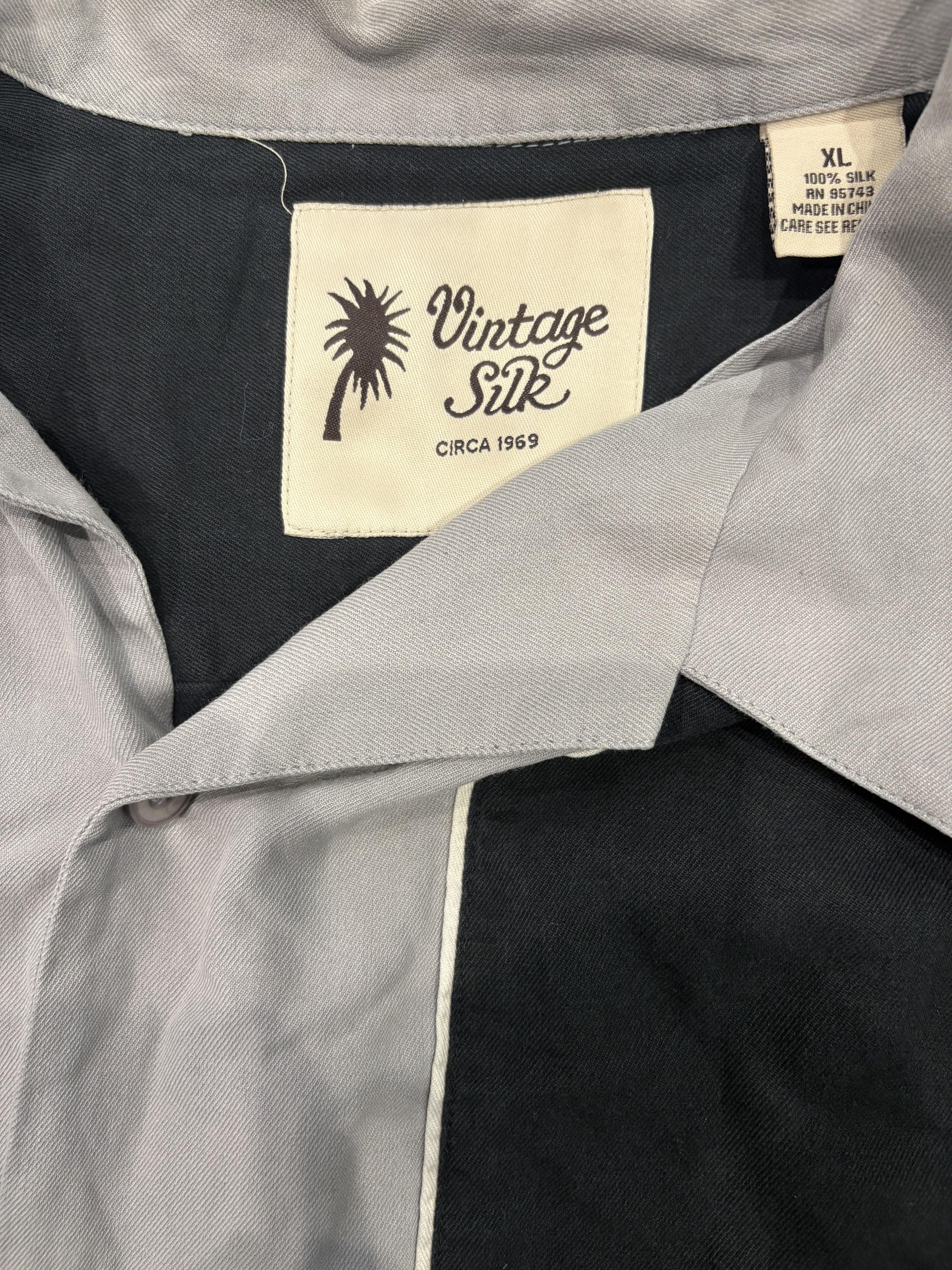 Vintage Vintage Silk Button-Up Shirt Size US XL / EU 56 / 4 - 3 Thumbnail