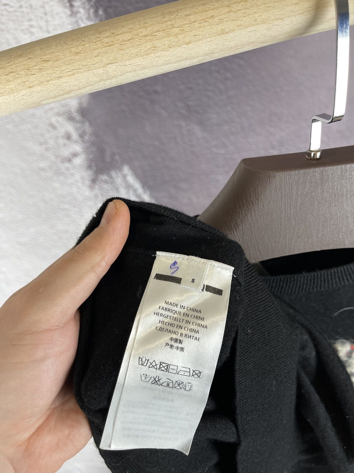 Alexander McQueen Alexander McQueen pure wool big logo black sweater Size S / US 4 / IT 40 - 11 Thumbnail