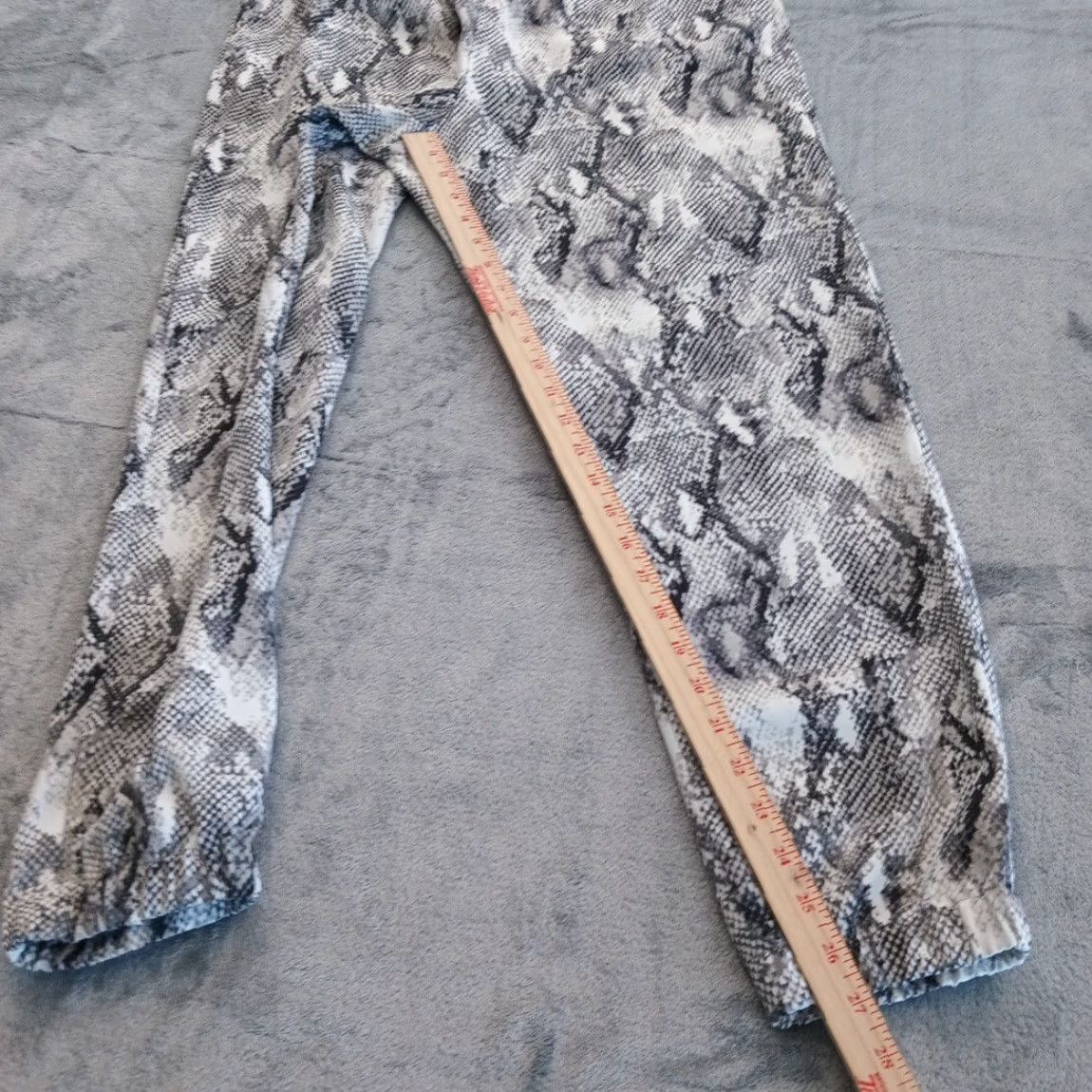 Express Express Jogger Pants Womens Medium Gray Animal Print High Rise Ankle Drawstring Tapered Pockets Jeans Style Pants Size 32" / US 10 / IT 46 - 5 Thumbnail
