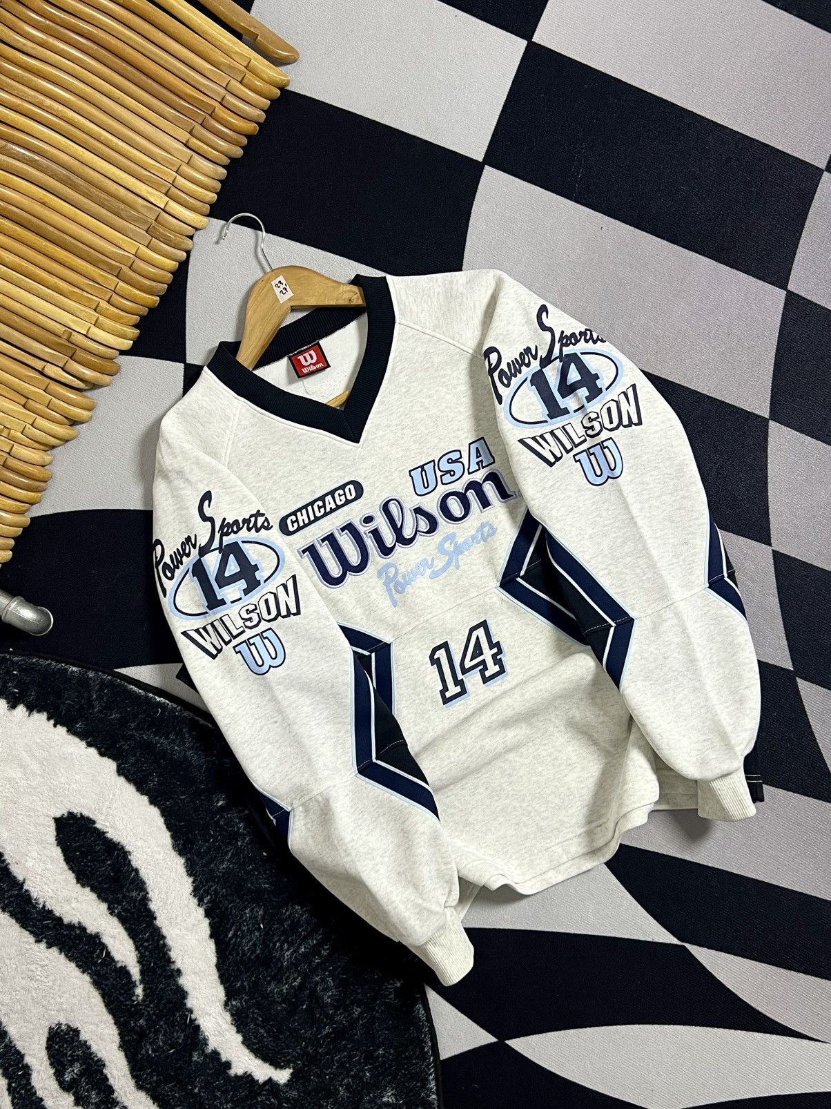 Other VINTAGE WILSON FRONT HIT & SLEEVE PRINT SWEATSHIRT V NECK Size US L / EU 52-54 / 3 - 7 Thumbnail