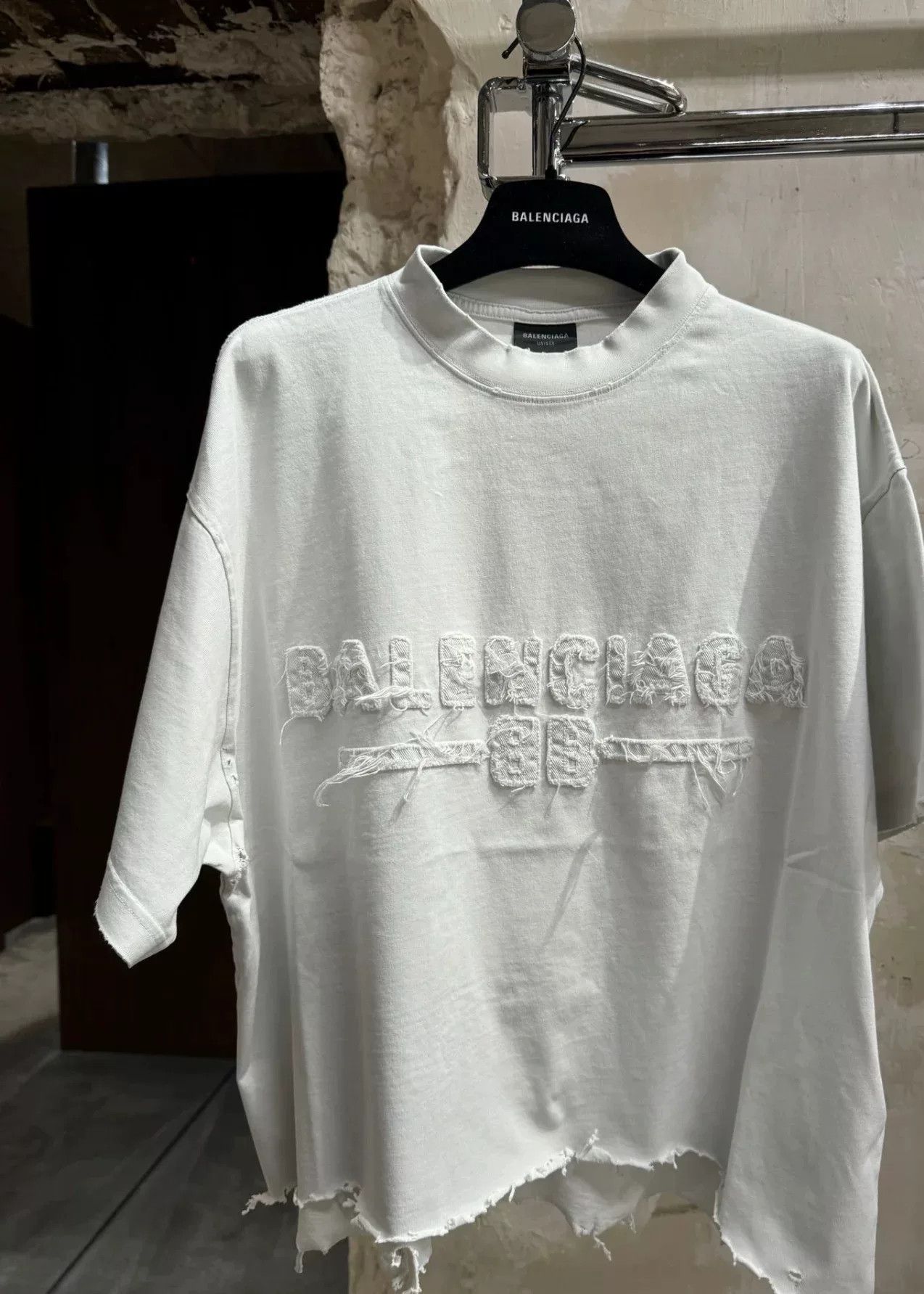 Balenciaga Balenciaga 25SS Short Sleeve T-shirt Size US M / EU 48-50 / 2 - 1 Thumbnail
