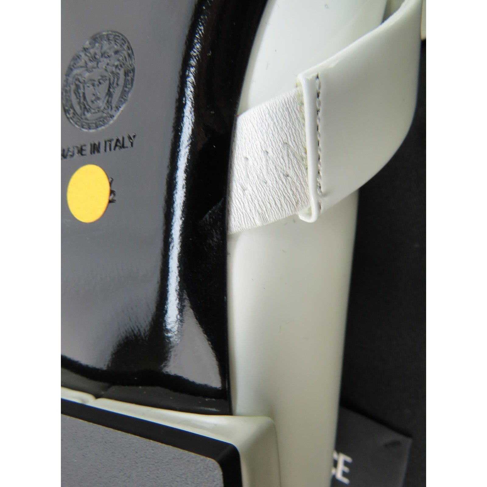 Versace VERSACE WHITE PATENT LEATHER COIN MEDUSA HEAD BOW FLATS 40 Size US 10 / IT 40 - 10 Thumbnail