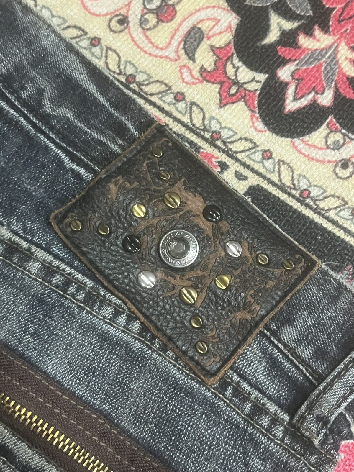 Japanese Brand Japanese Brand Villand Dark Whisker Washed Rhinestone Jeans Size US 36 / EU 52 - 7 Thumbnail