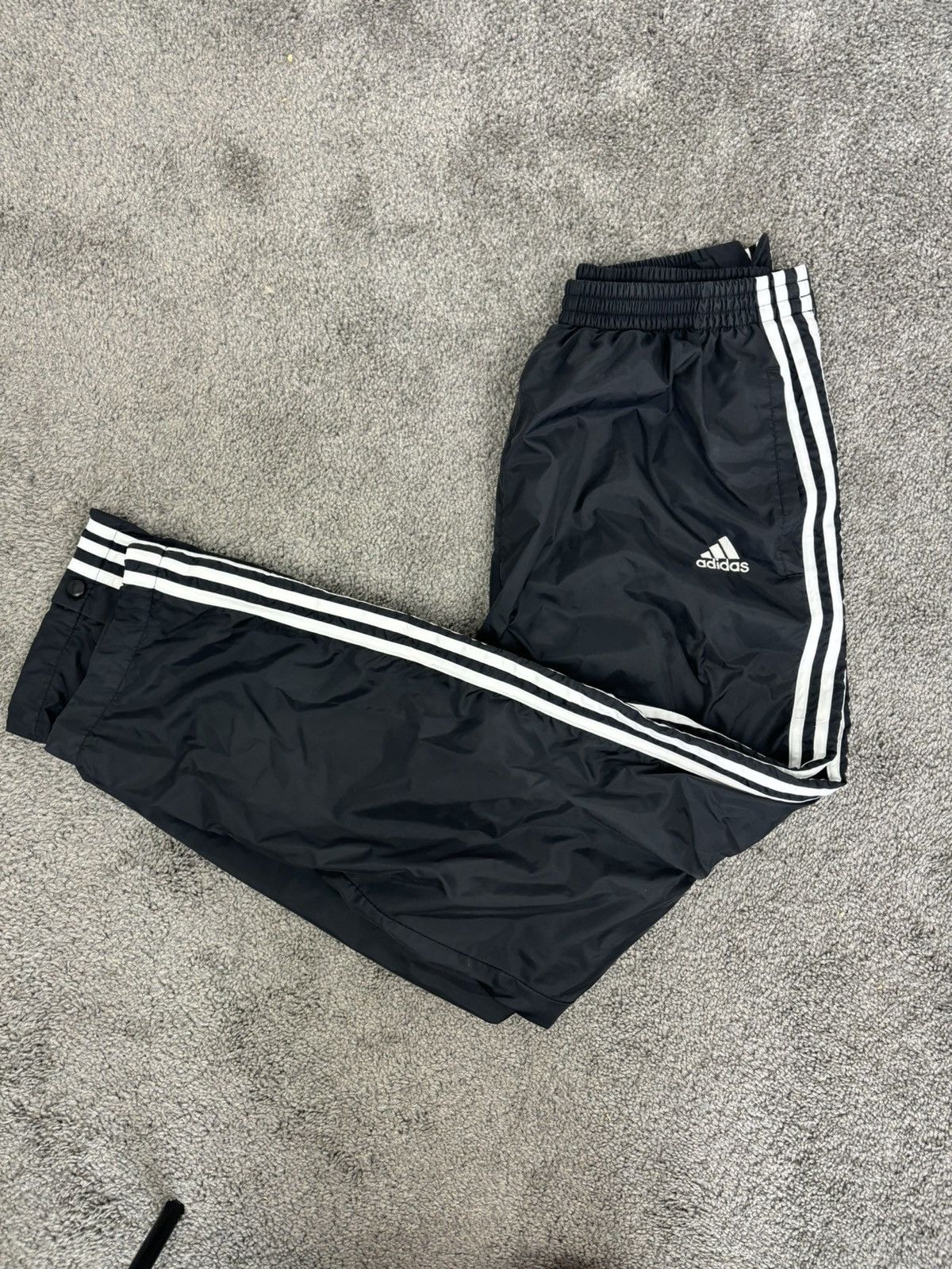 Vintage Vintage 90s black adidas tear away lined pants Size US 32 / EU 48 - 1 Thumbnail