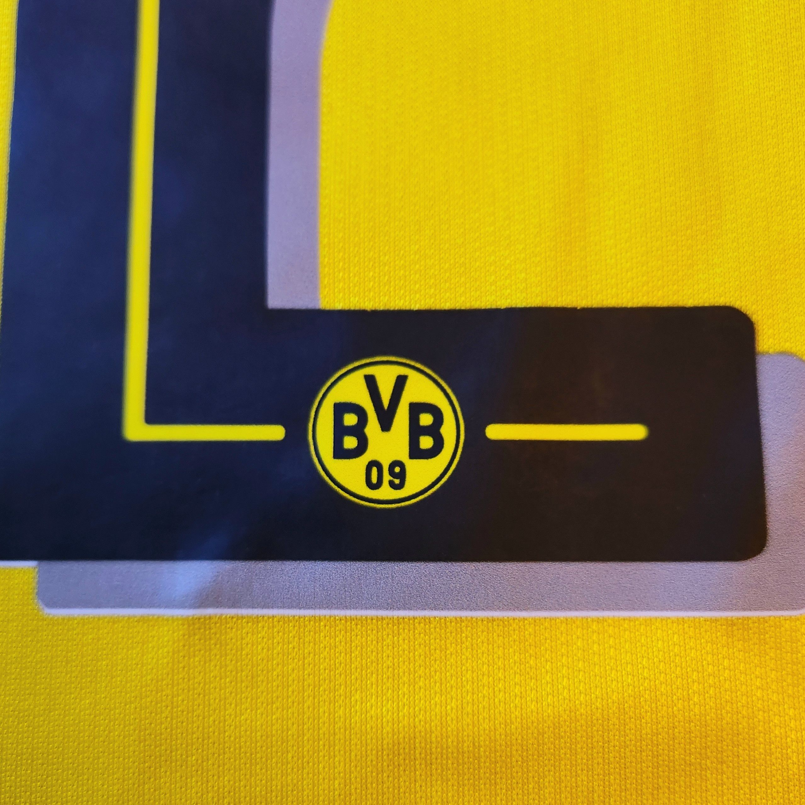 Puma Borussia BVB Dortmund KAGAWA 2017-2018 17/18 European Home Size US M / EU 48-50 / 2 - 5 Thumbnail