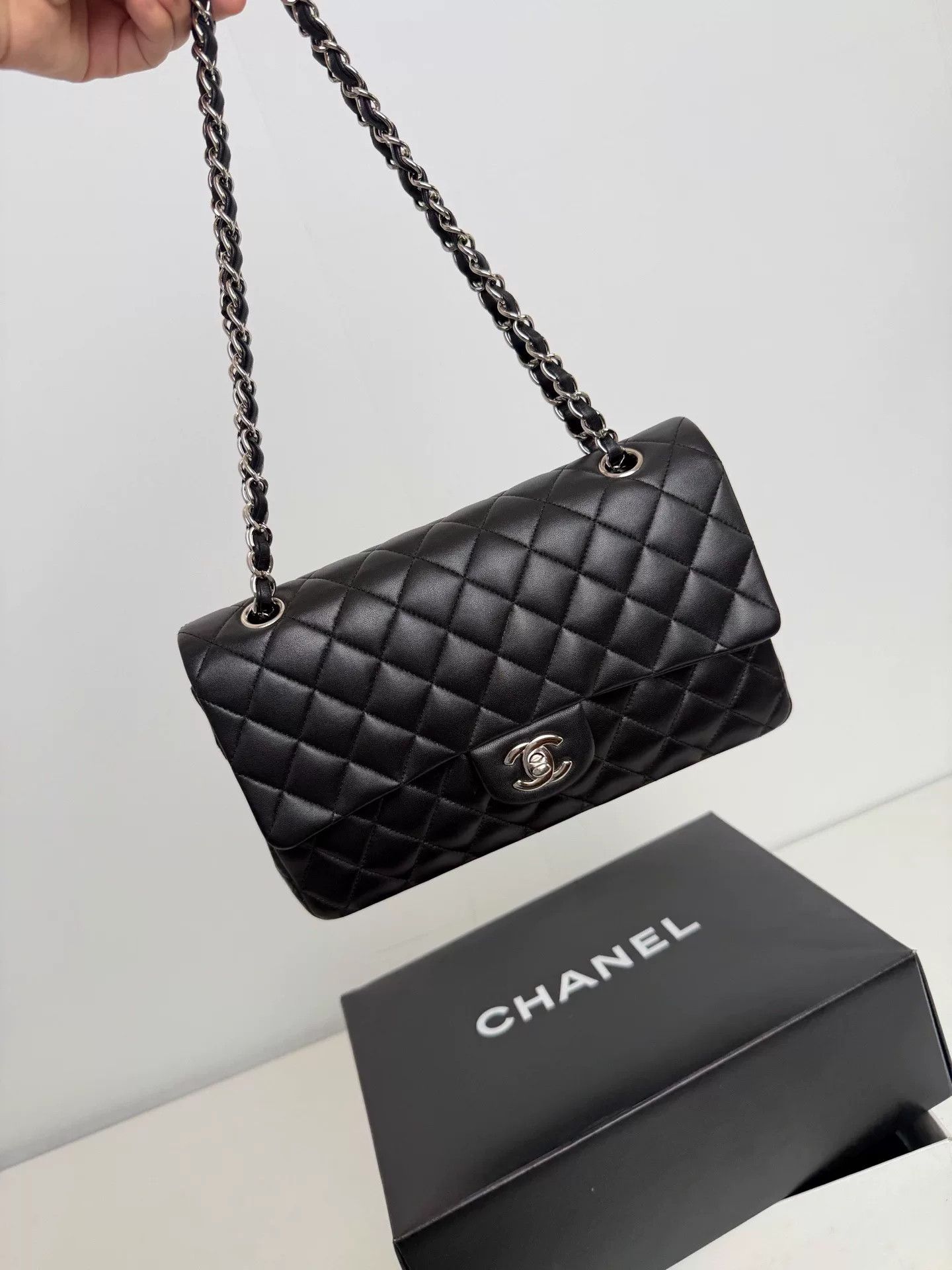 Chanel Pre-loved Bag Very good condition Size ONE SIZE - 1 Thumbnail