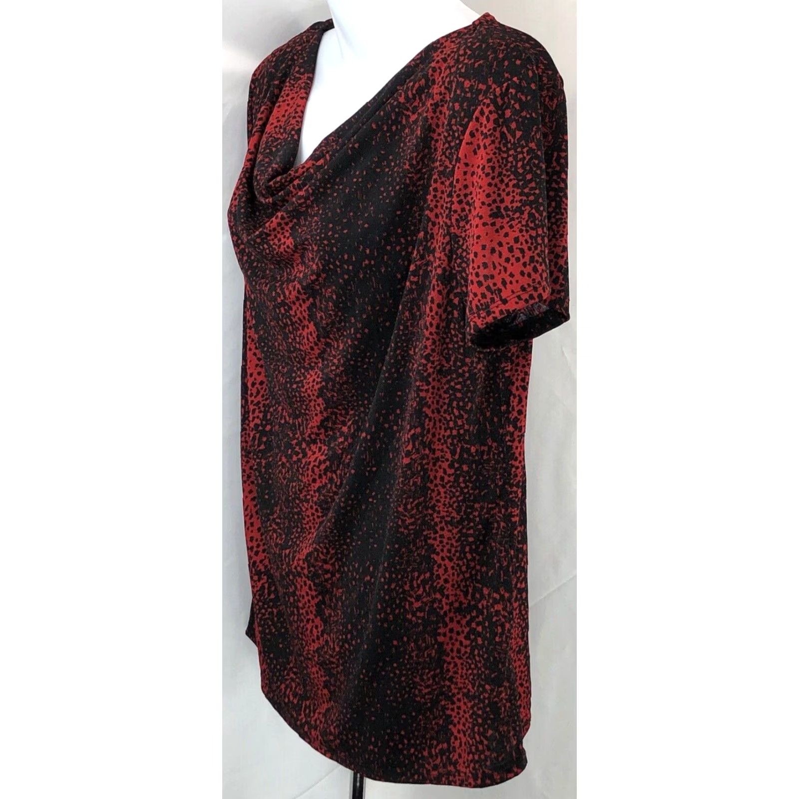 Vintage Jaclyn Smith Blouse Shirt L Red Animal Printed Short Sleeve Cowl Neck Stretch Retro Casual Workwear Geometric Size L / US 10 / IT 46 - 2 Thumbnail