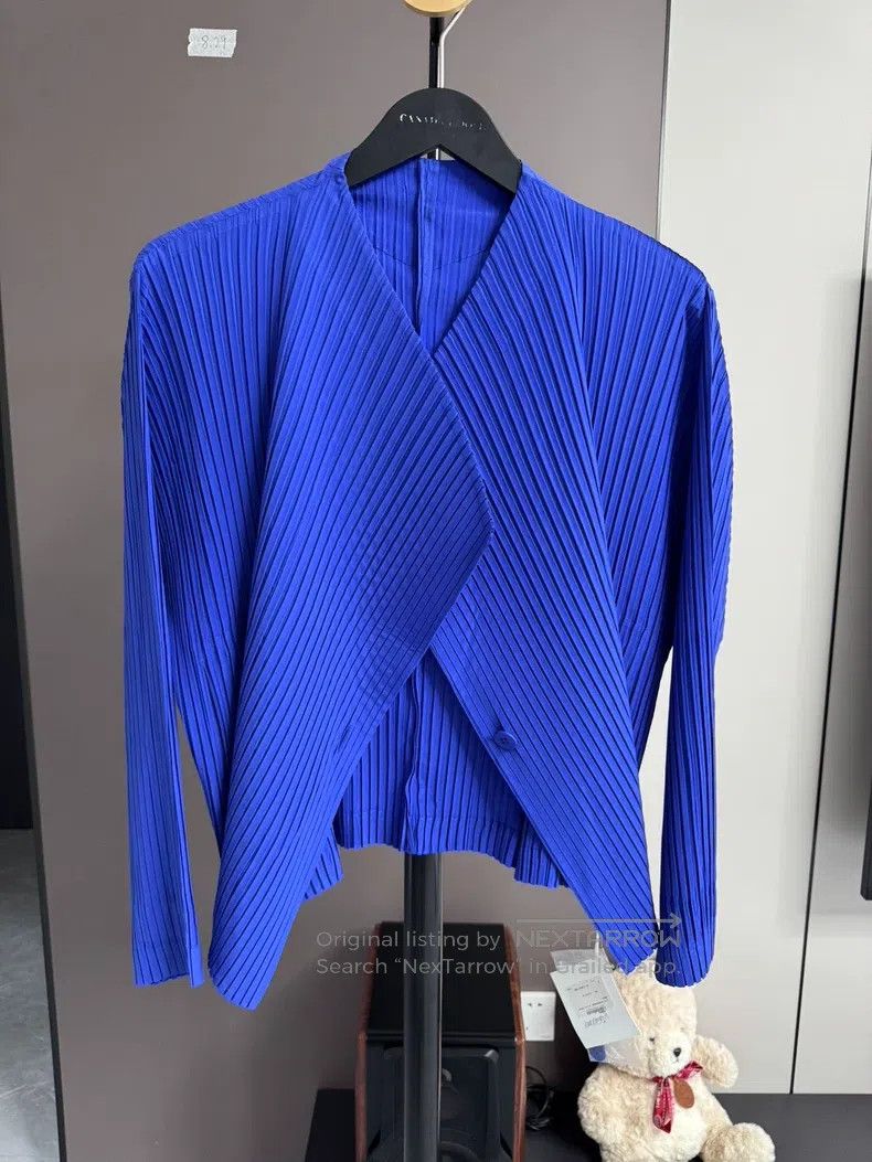 Issey Miyake Issey Miyake Cardigan Size M / US 6-8 / IT 42-44 - 1 Thumbnail