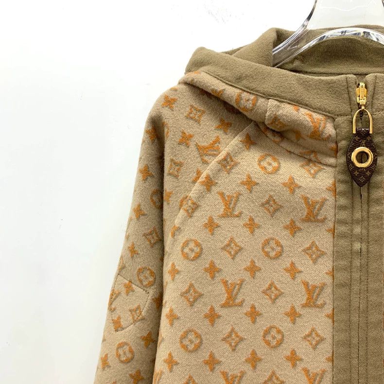 Louis Vuitton Louis Vuitton 23 Brown logo full print sheepwool reversibl Size XS / US 0-2 / IT 36-38 - 8 Thumbnail