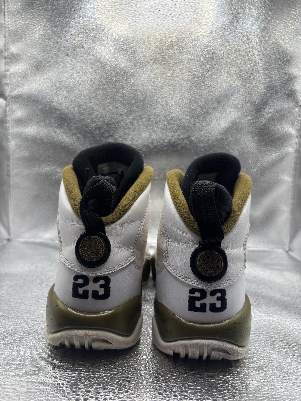 Jordan Brand Air Jordan 9 statue GS Size US 5.5 / EU 38 - 4 Thumbnail