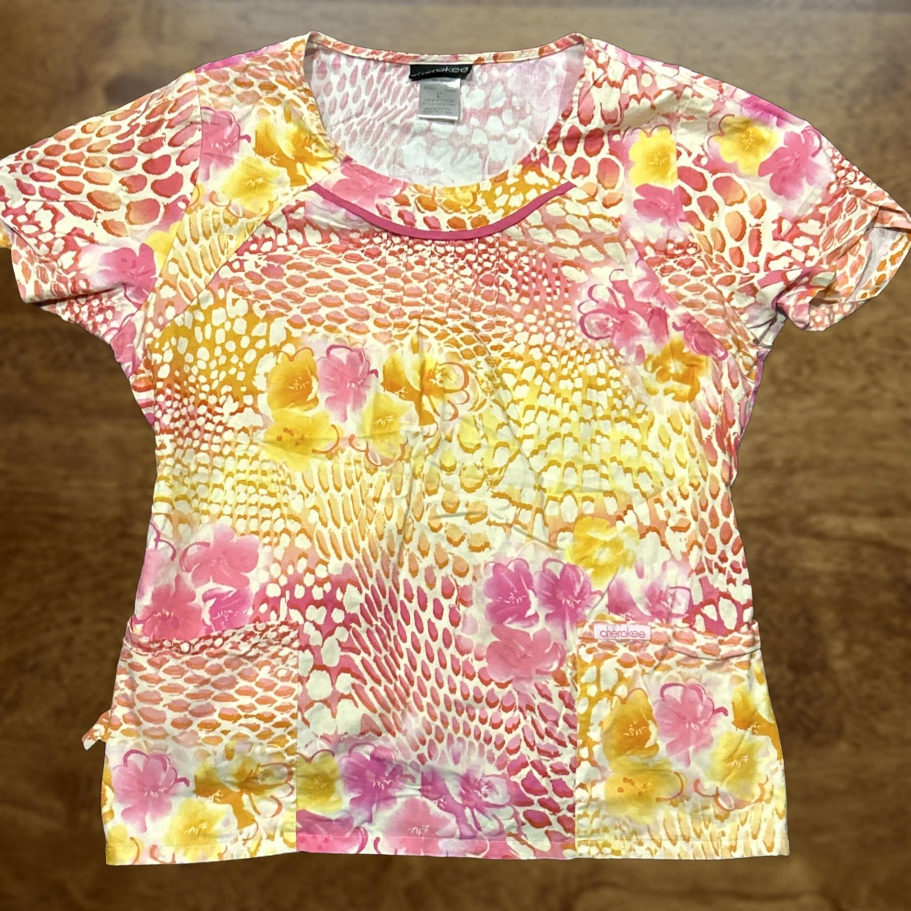 Cherokee Cherokee Floral Snakeskin Scrub Top Nursing Medical Pink L Women Size US L / EU 52-54 / 3 - 1 Thumbnail