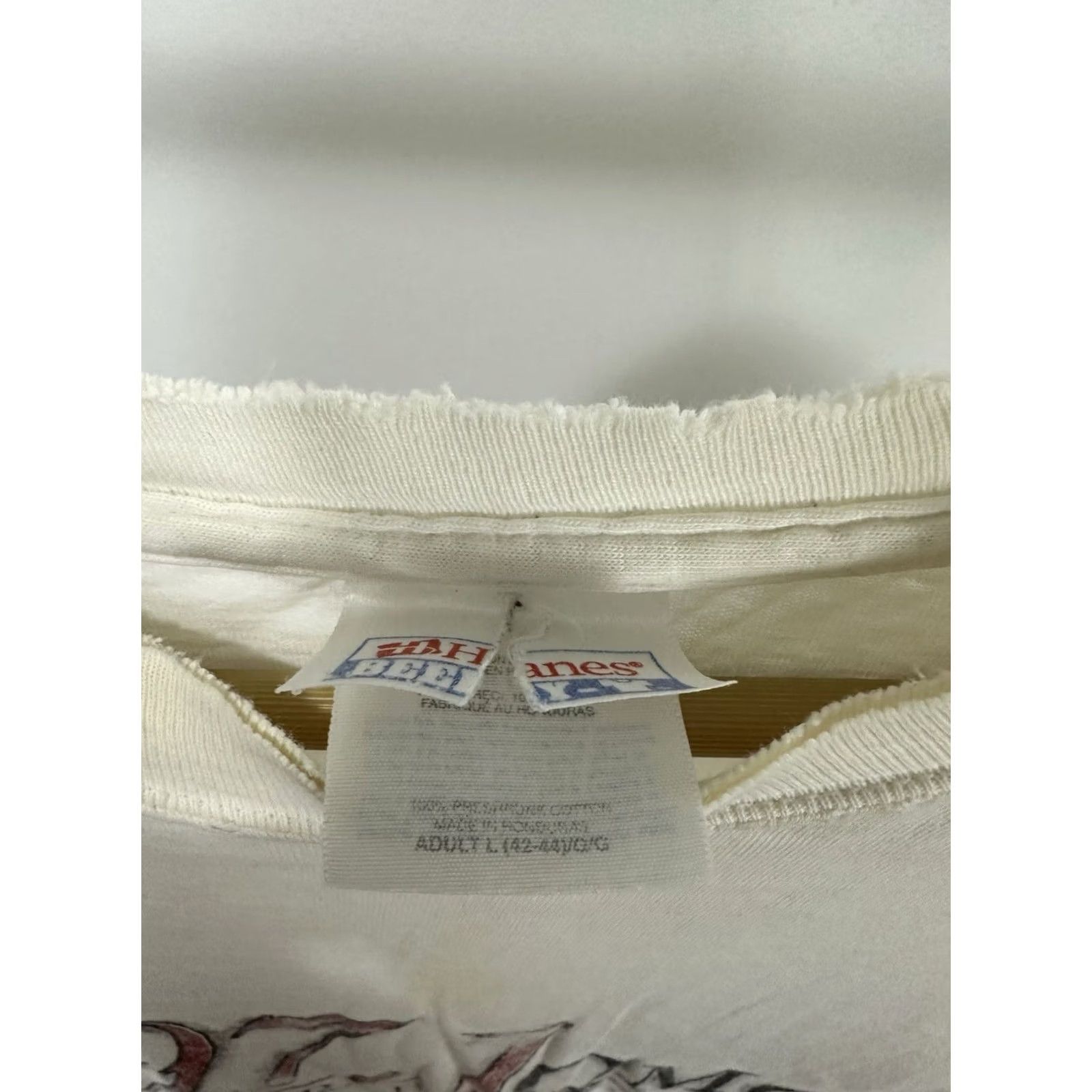 Hanes VTG 97.1 QMG Radio Station R&B Soul Worn Cotton Thrashed T-Shirt Size L Shirt Mens White Distressed 90s Size US L / EU 52-54 / 3 - 3 Thumbnail