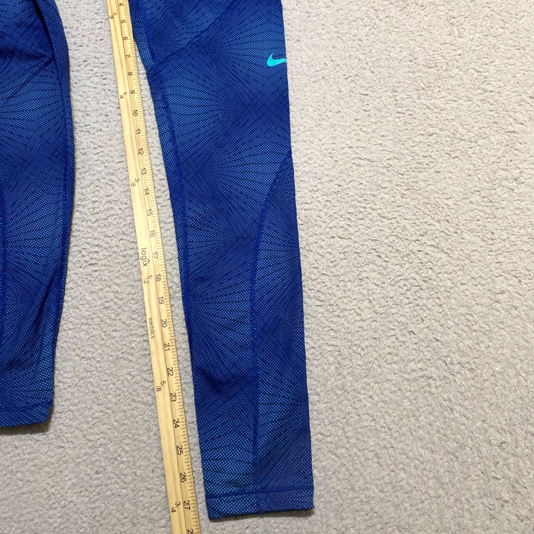 Nike Nike Womens Leggings Grey? Blue Geometric Hyper Warm Elastic Waist Pull On Pants Small XS/S - Nikepro Style Womens Leggings 27 in Inseam Nikepro 2740 Size 28" / US 6 / IT 42 - 5 Thumbnail