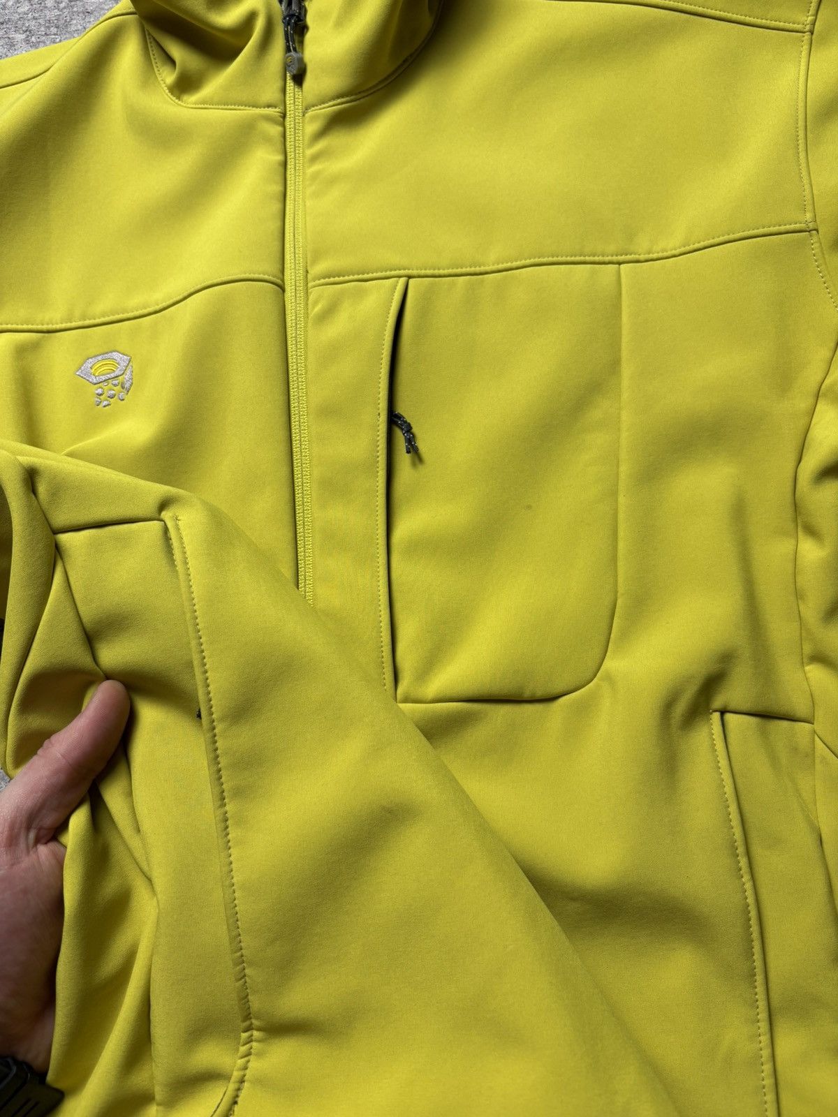 Mountain Hardwear Vintage Mountain Hardwear Softshell Jacket Size US L / EU 52-54 / 3 - 12 Thumbnail