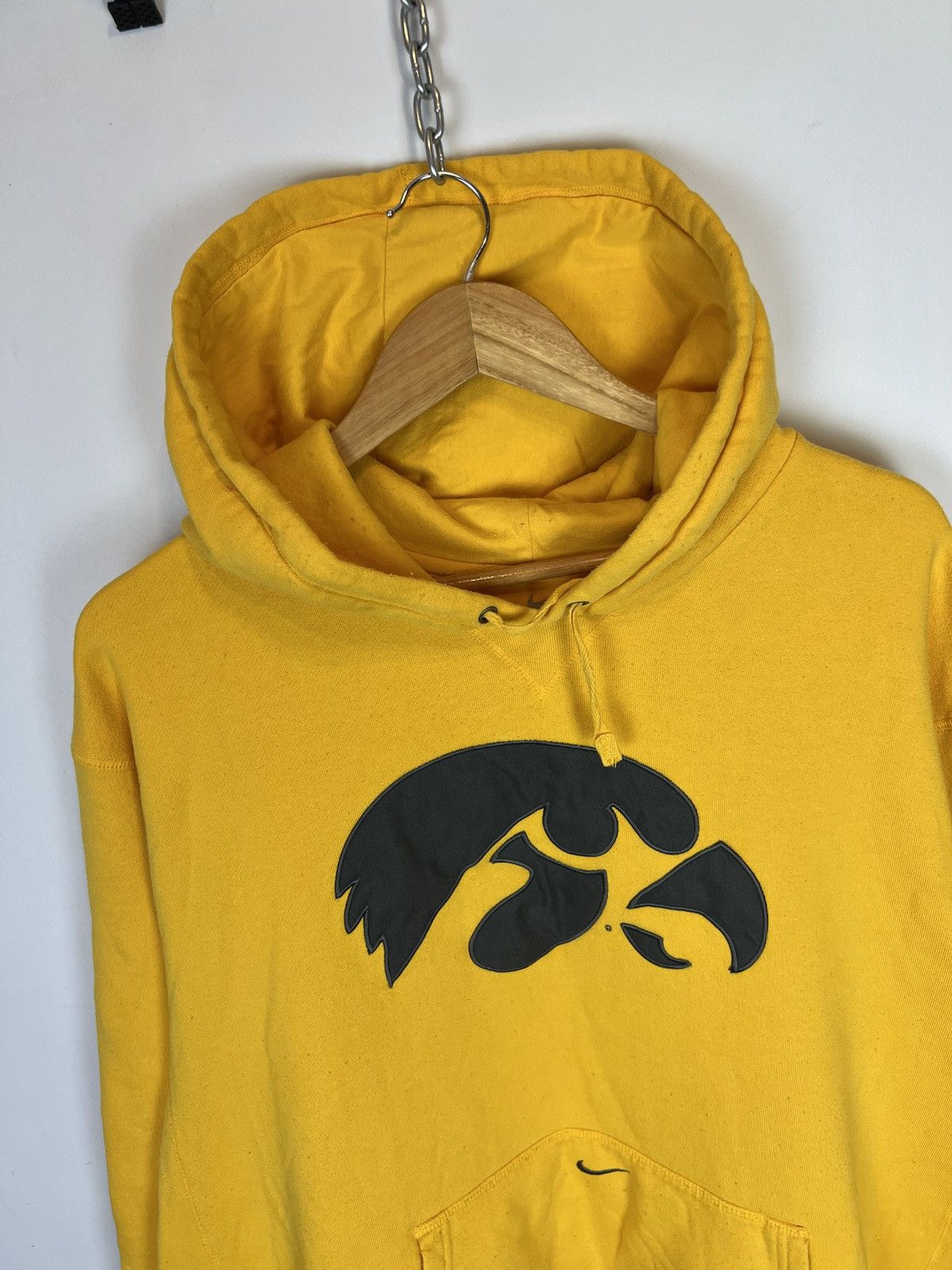 Nike Vintage Nike Iowa hawkeyes Hoodie Gorpcore Centr Logo baggy Size US XXL / EU 58 / 5 - 2 Thumbnail