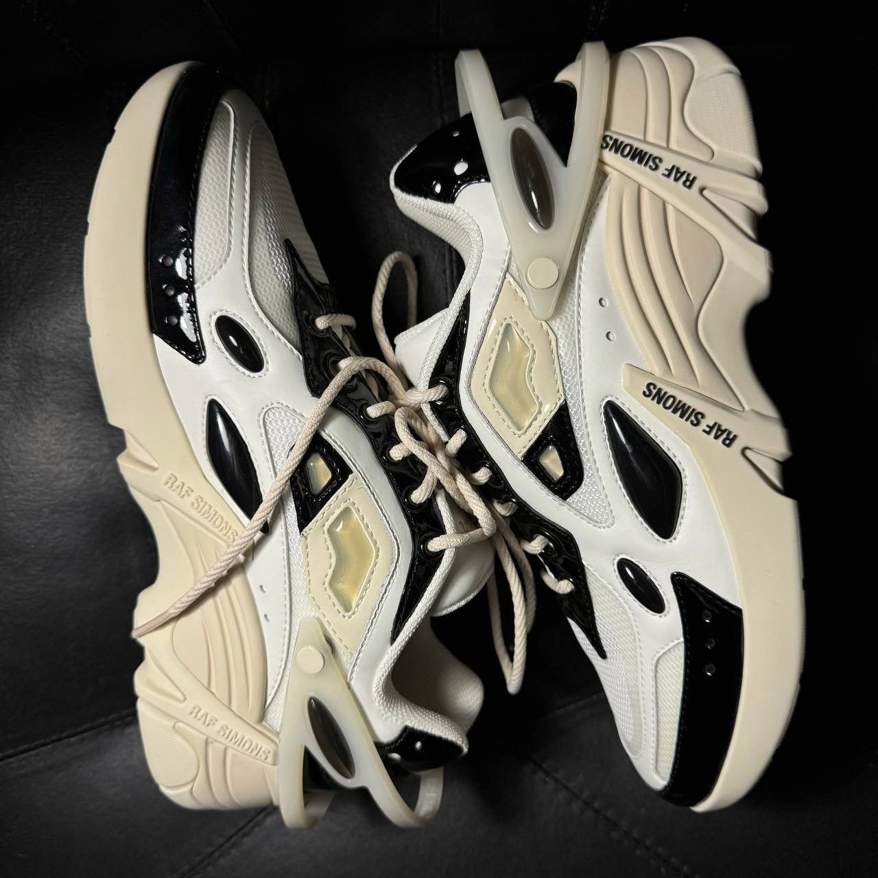 Raf Simons 41 Raf simons cylon 21 black white Size US 8 / EU 41 - 2 Thumbnail