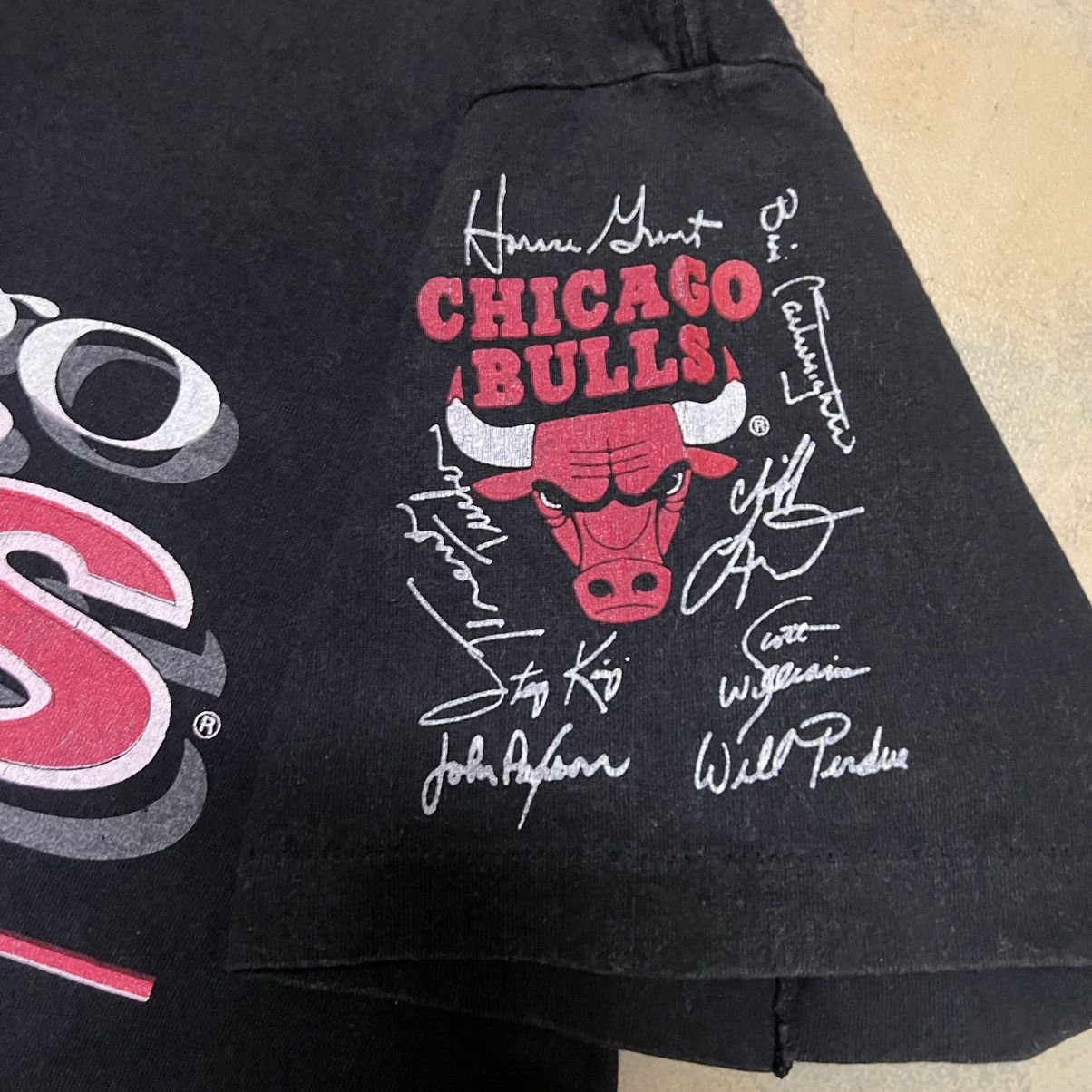 NBA Vintage Chicago Bulls NBA Big Logo T Shirt Size US L / EU 52-54 / 3 - 4 Thumbnail