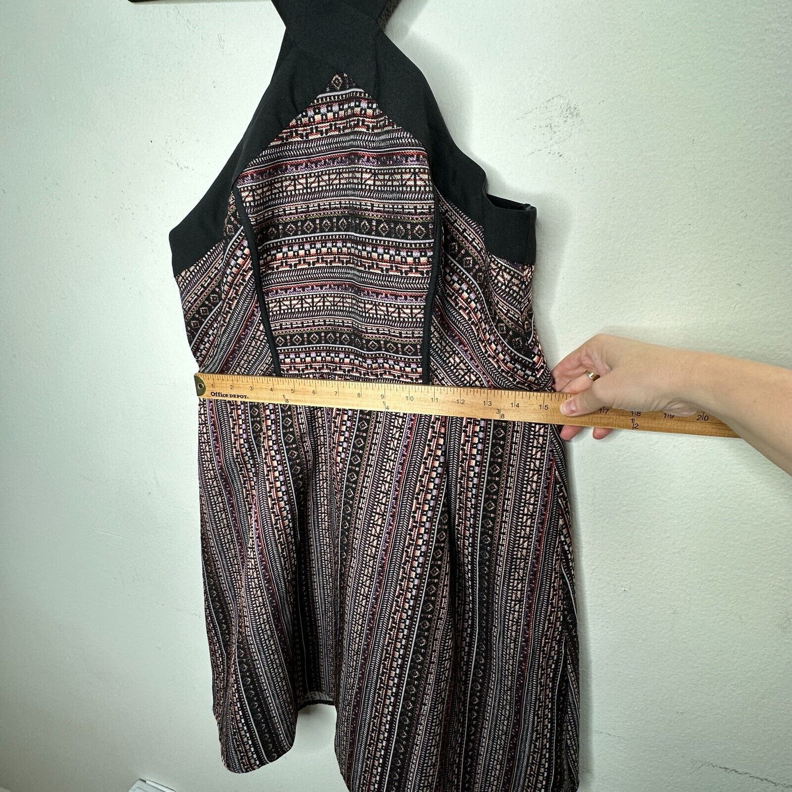 Other BCBG Generation CrissCross Fit Flare MultiColor Halter Mini Size XL / US 12-14 / IT 48-50 - 13 Thumbnail