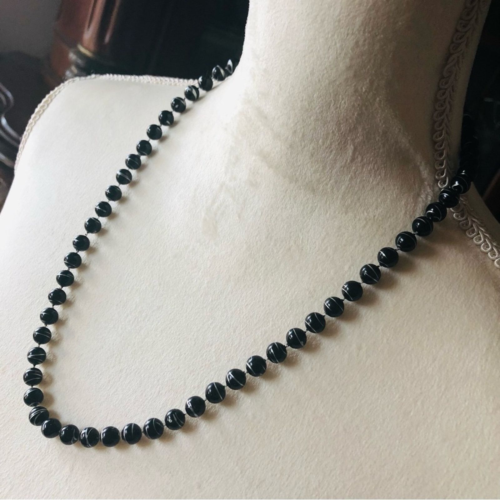Vintage Vintage 80s black with silver metallic painted bead necklace Size ONE SIZE - 5 Thumbnail