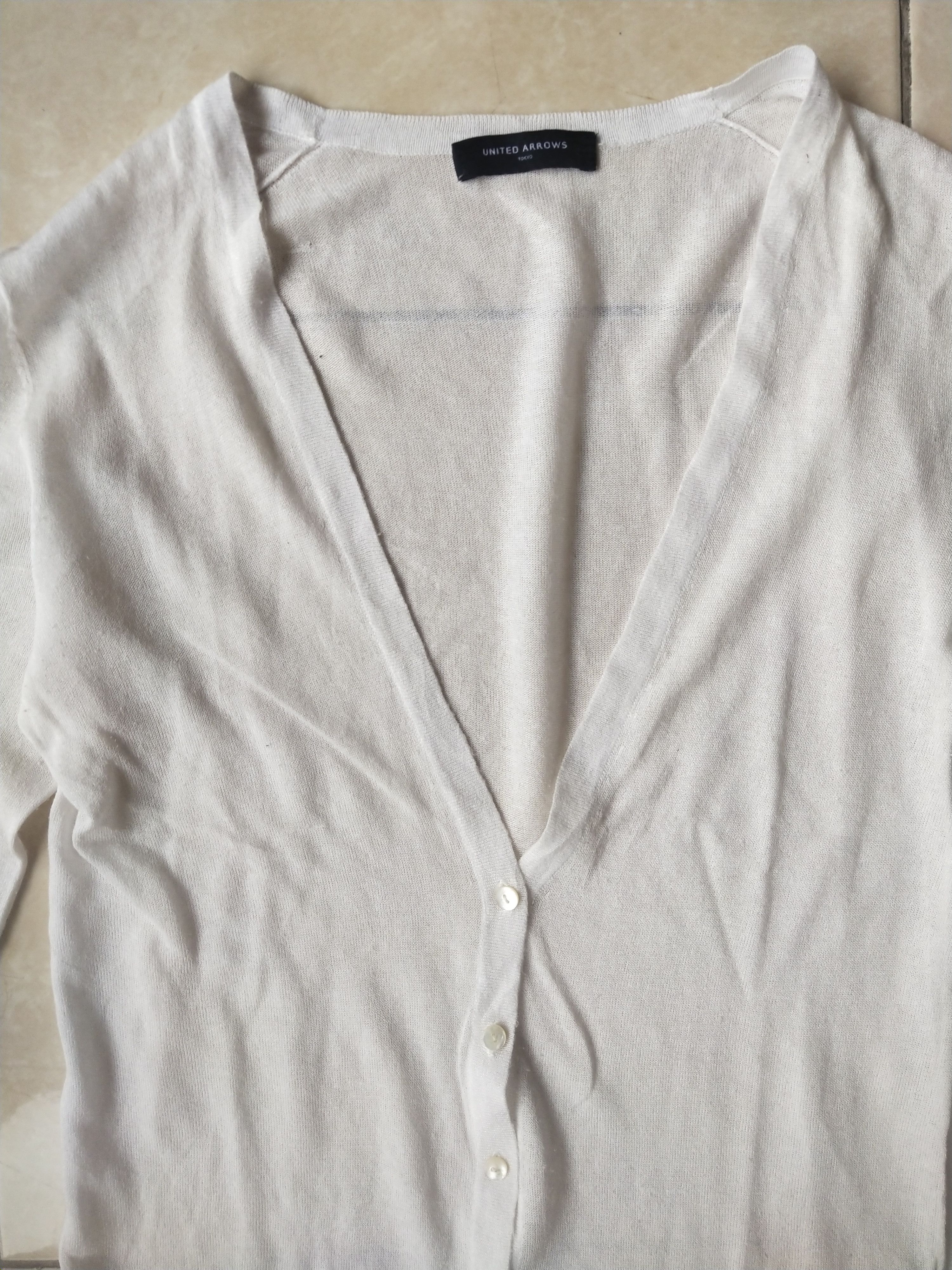 United Arrows United Arrows Lightweight Sheer Rayon V-Neck Cardigan White Size M / US 6-8 / IT 42-44 - 2 Thumbnail