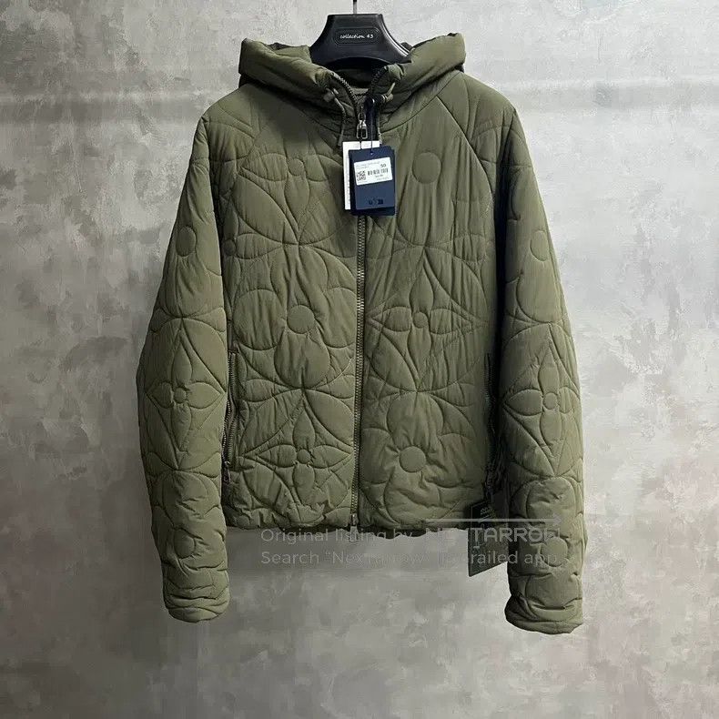 Louis Vuitton Louis Vuitton Green solid floral quilted hooded jacket Size US M / EU 48-50 / 2 - 1 Thumbnail