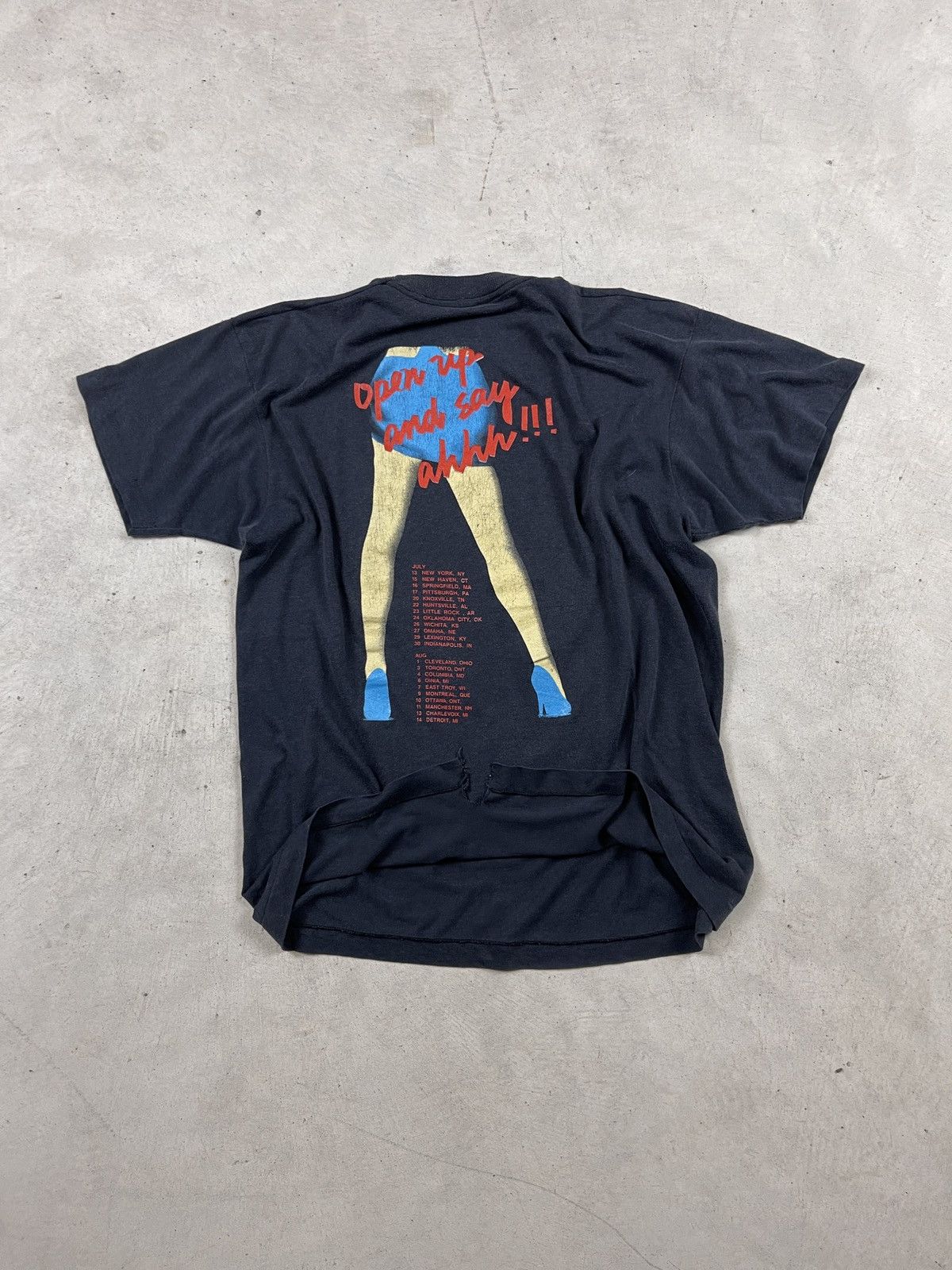 Vintage 1988 Poision “Open Up and Say Ahh” Tour Tee Size US L / EU 52-54 / 3 - 2 Thumbnail