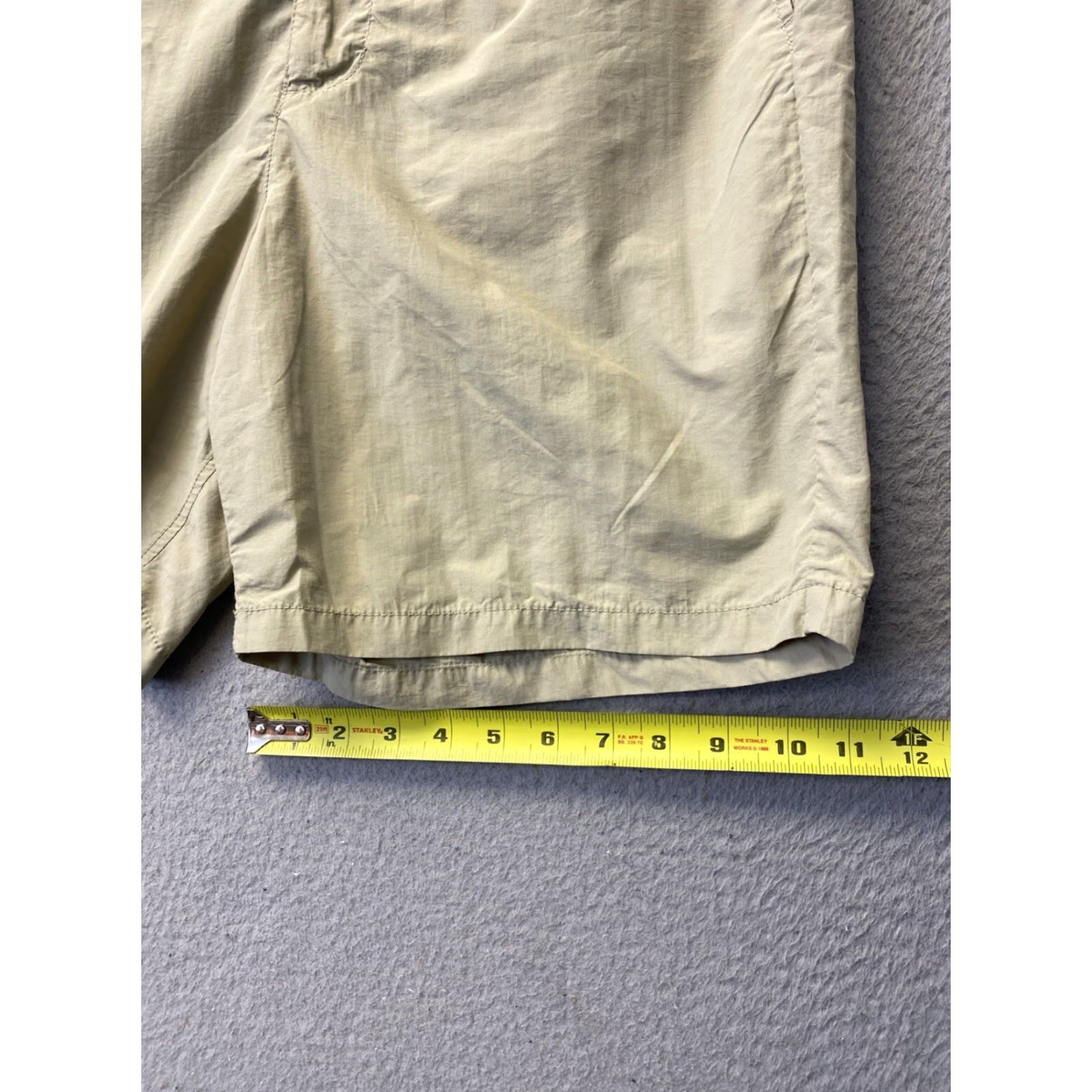 Gap GAP Men's Flat Front Shorts Nylon Khaki Size M /129-30 Size US 31 - 6 Thumbnail