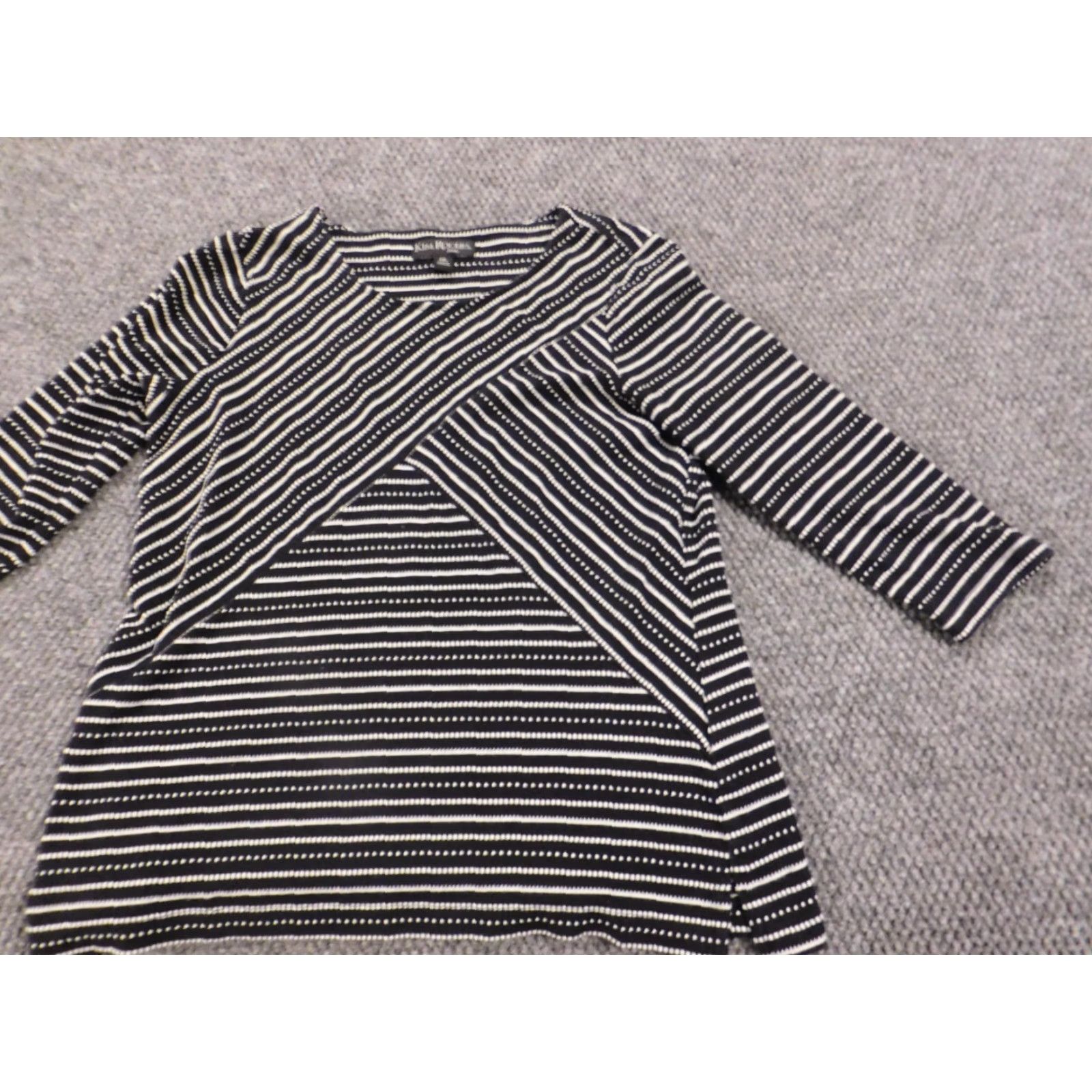 Vintage Kim Rogers Womens Blouse PS Petites Black Pullover Cap Sleeve Button-Up Crew Neck 3/4 Sleeve Floral Lyocell Rayon Stretch Casual Women's Micro Size S / US 4 / IT 40 - 3 Thumbnail