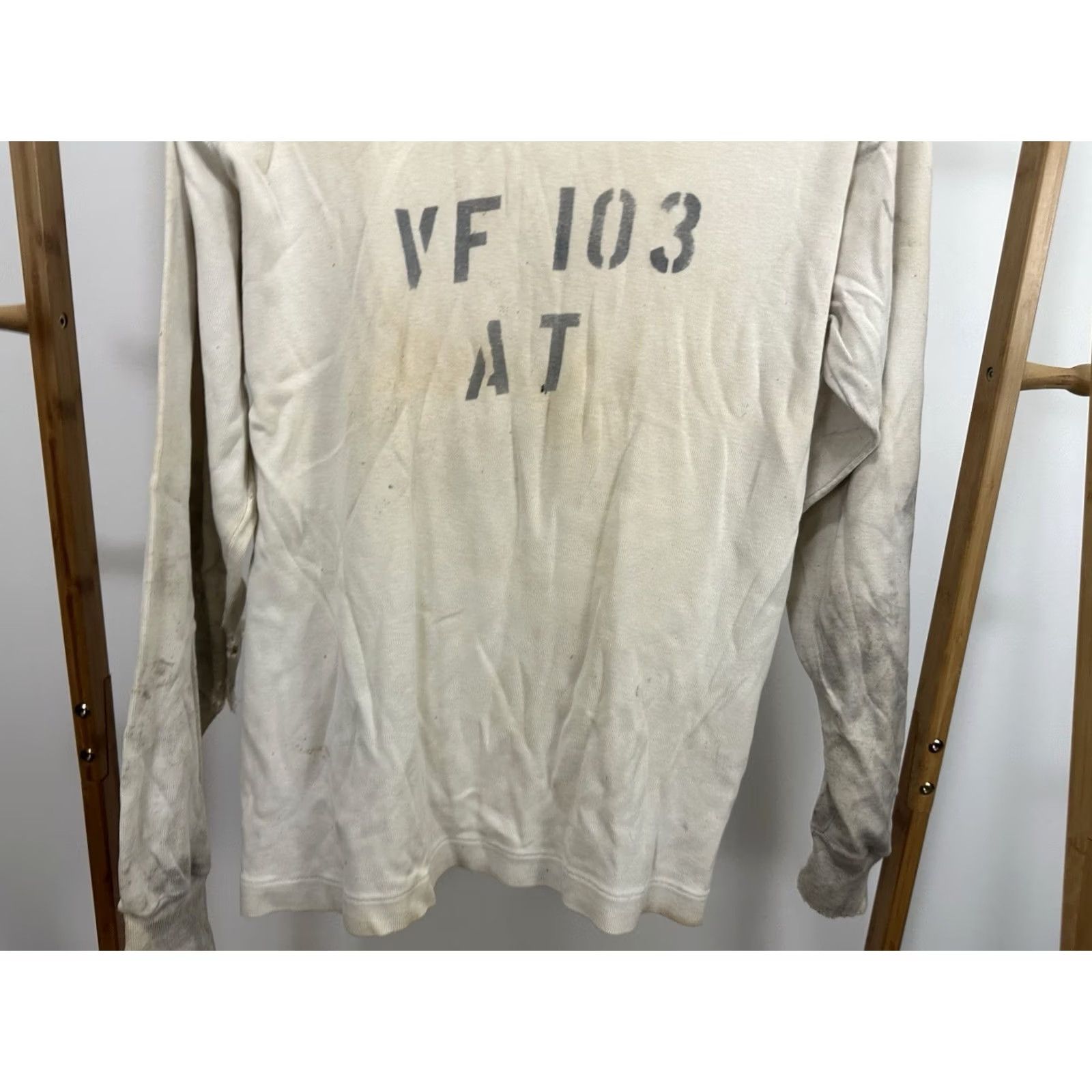 Vintage VINTAGE 60s 70s US Navy Military VF 103 Squadron Crew Shirt L Cream Mens Size US L / EU 52-54 / 3 - 6 Thumbnail