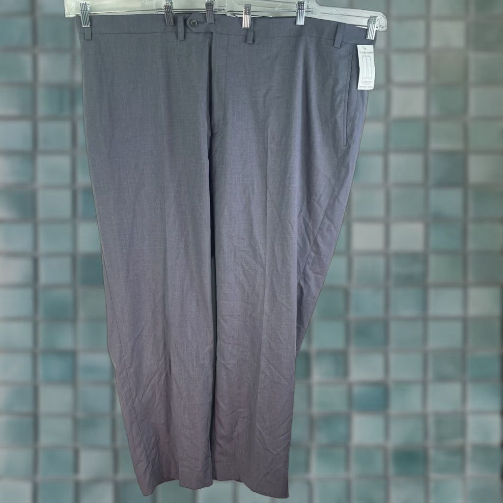 Geoffrey Beene VINTAGE N/A? Geoffrey Bean Performance Flex Pant Mens 52 Gray Check Dress Pants Regular 52x33 Gray Check Geoffrey Bean Mens Pants Size US 36 / EU 52 - 1 Thumbnail
