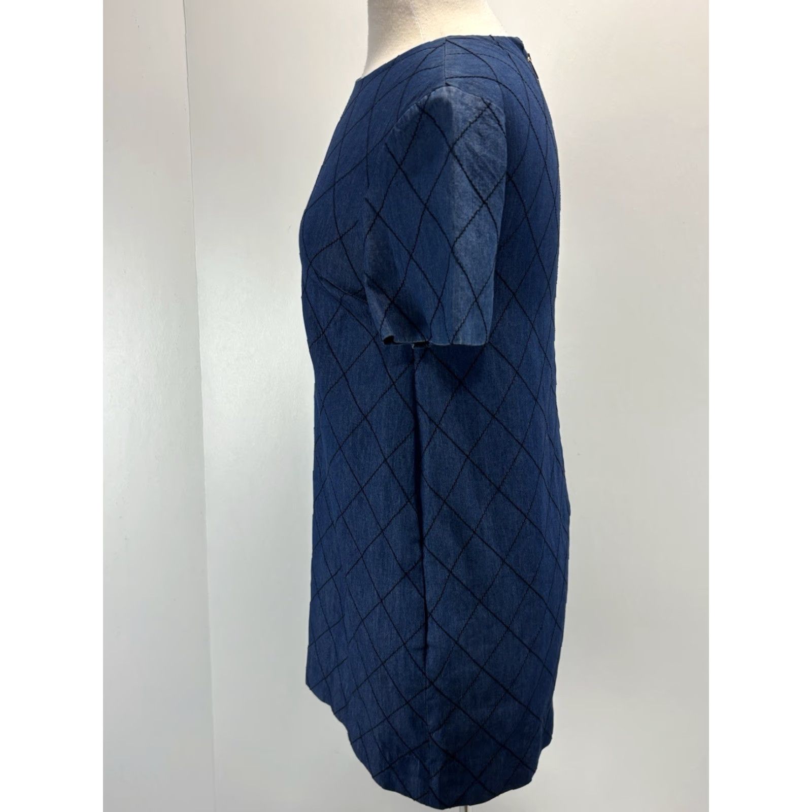 Vintage VINTAGE Kate Spade Quilted Chambray Mini Dress Women’s 2 Blue Pockets Classic Shift Short Sleeve Round Neck Zip Casual Party/Cocktail Business Shoes? Size XS / US 0-2 / IT 36-38 - 2 Thumbnail