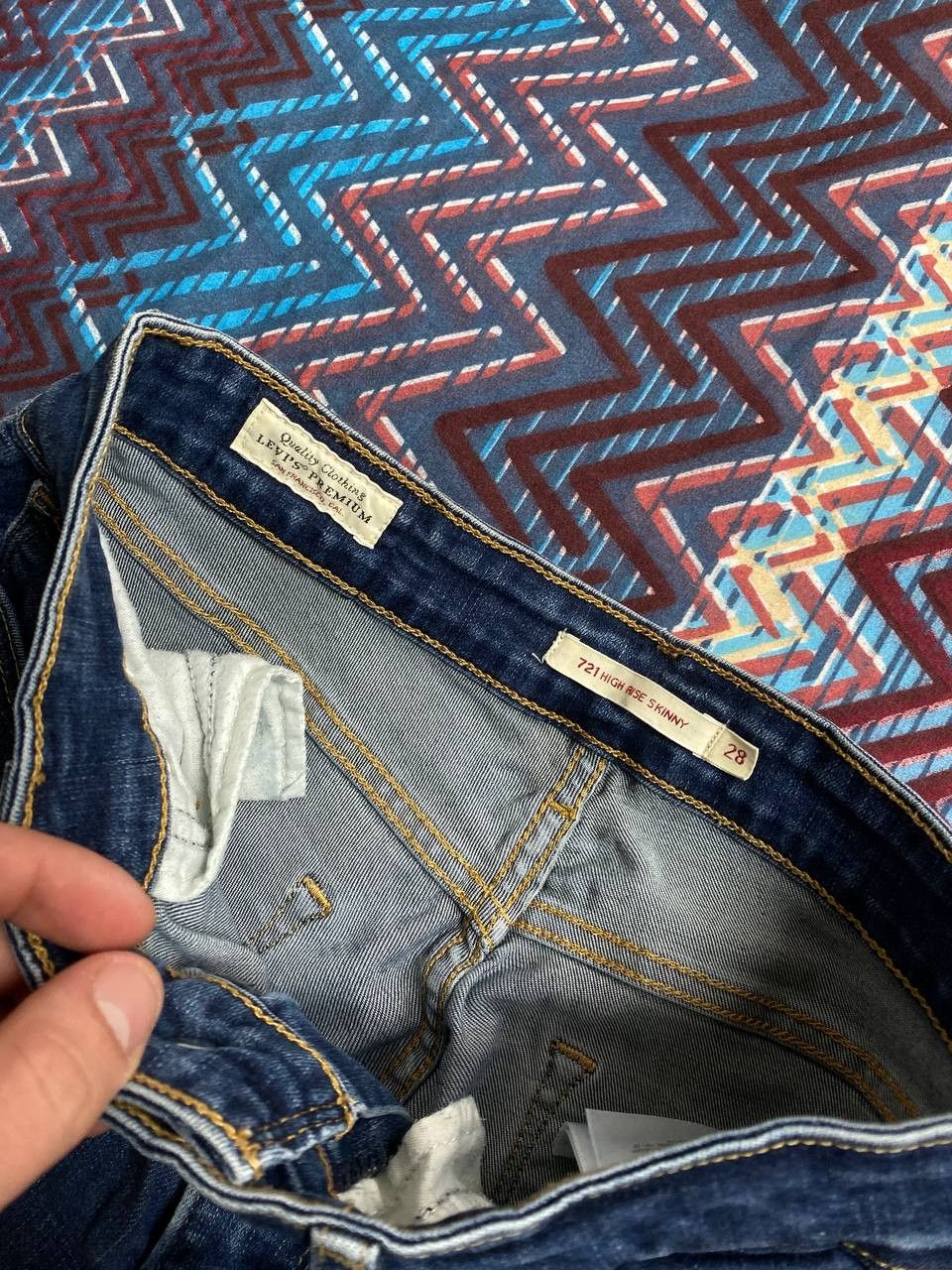 Levi's × Vintage Vintage Levi’s 721 skinny distressed jeans denim size 28 Size 28" / US 6 / IT 42 - 2 Thumbnail