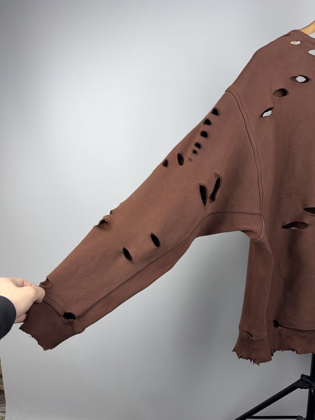 Carhartt 00s Y2K Carhartt WIP Distressed Brown Destroyed Sweatshirt L Size US L / EU 52-54 / 3 - 13 Thumbnail