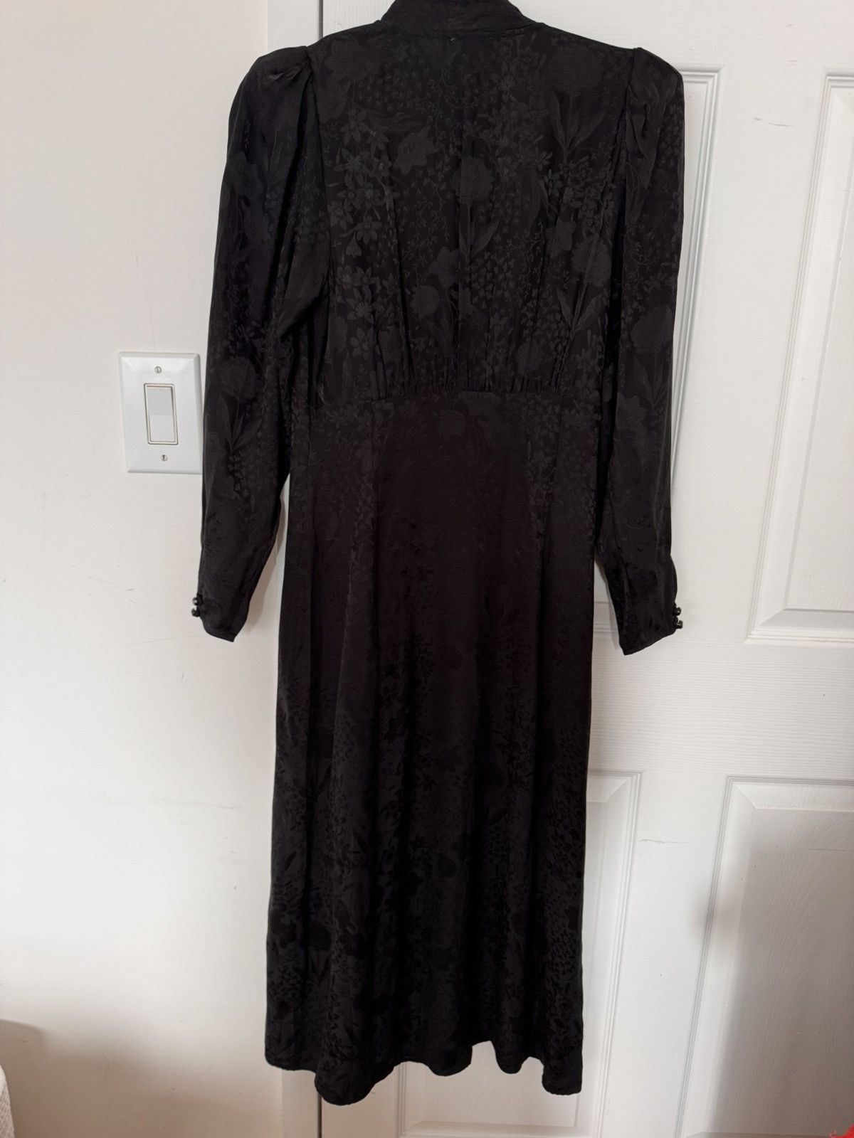 Aritzia aritzia long sleeve padded shoulder silk dress US4 Size S / US 4 / IT 40 - 5 Thumbnail