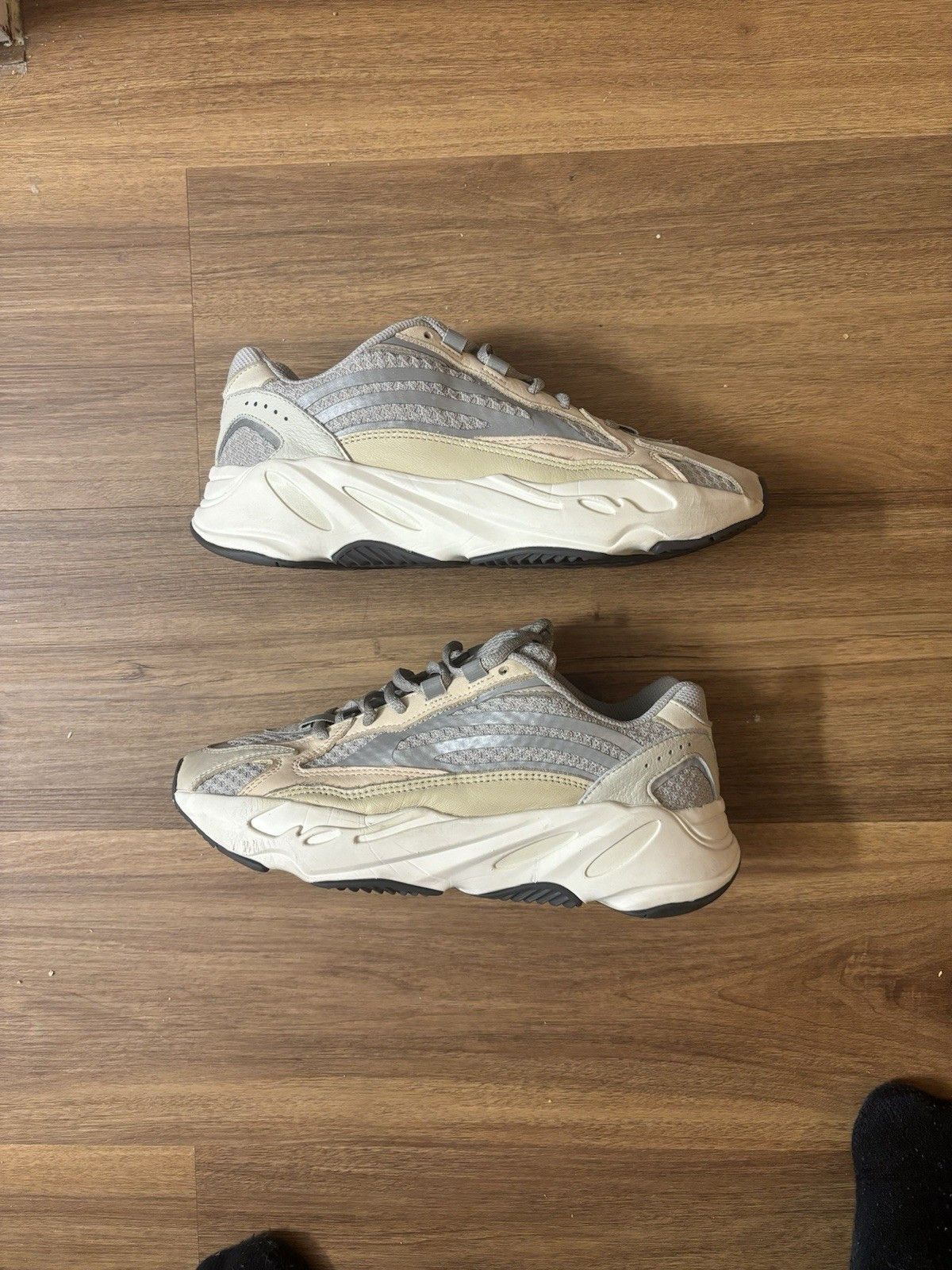 Yeezy Adidas Yeezy Boost 700 V2 Cream Size US 7 / EU 40 - 1 Thumbnail